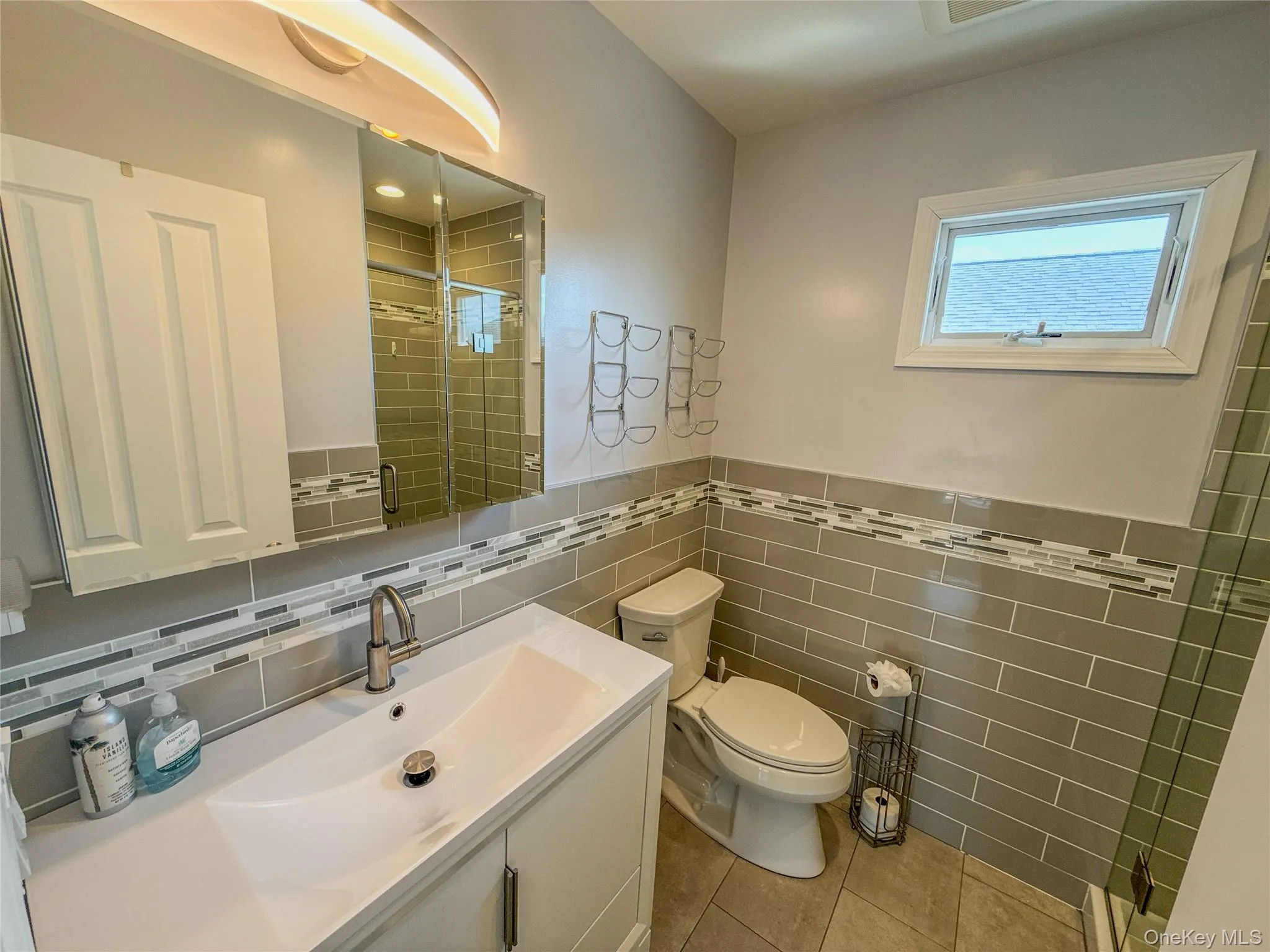 97 Cedarhurst Avenue, Hempstead, NY, 3 Bedrooms Bedrooms, 8 Rooms Rooms,2 BathroomsBathrooms,Residential,For Rent,Cedarhurst,0,976735 97 Cedarhurst Avenue, Hempstead, NY, 3 Bedrooms Bedrooms, 8 Rooms Rooms,2 BathroomsBathrooms,Residential,For Rent,Cedarhurst,0,976735