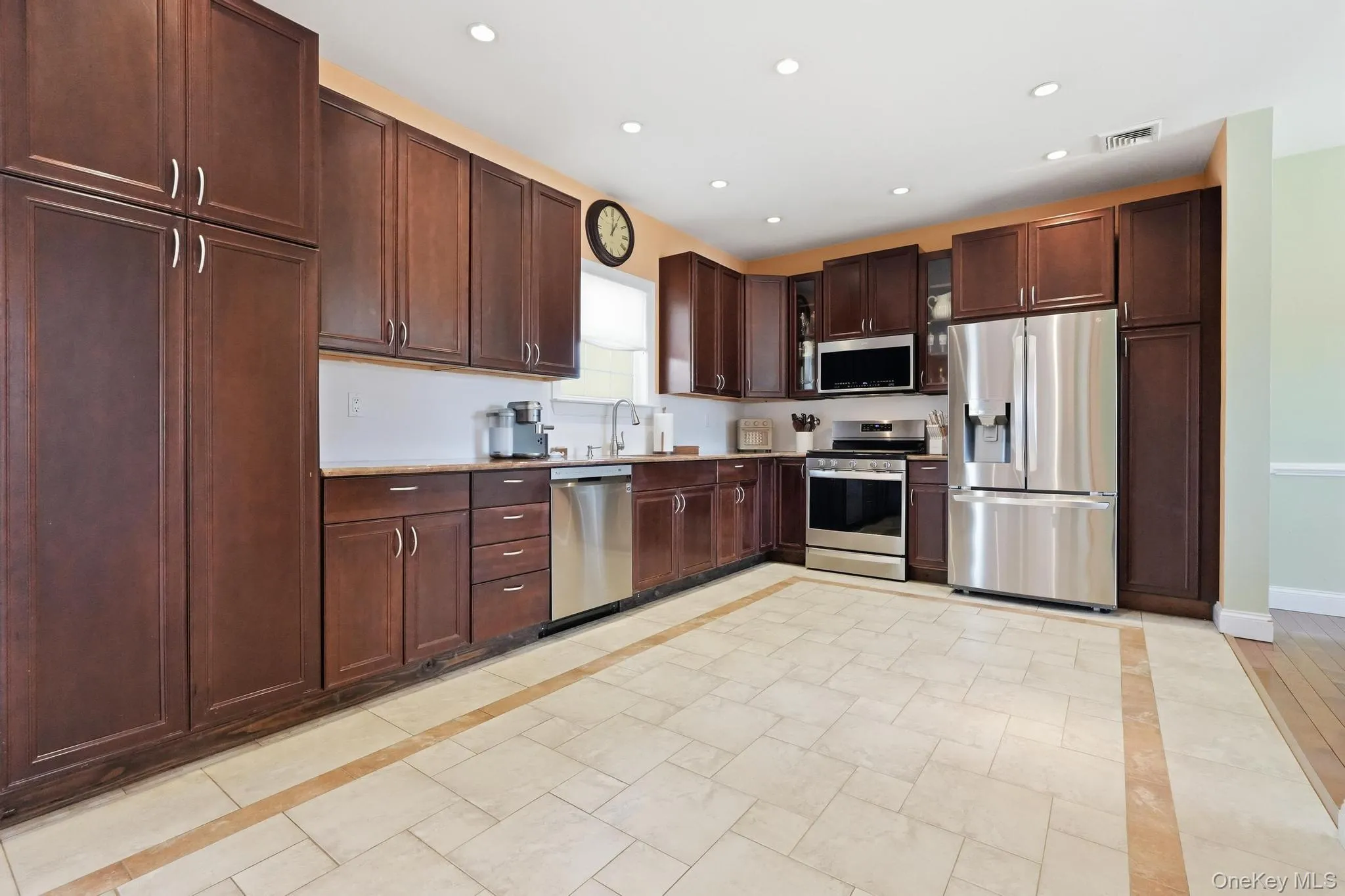 5 Butler Street, Islip, NY, 3 Bedrooms Bedrooms, 7 Rooms Rooms,2 BathroomsBathrooms,Residential,For Rent,Butler,0,976770 5 Butler Street, Islip, NY, 3 Bedrooms Bedrooms, 7 Rooms Rooms,2 BathroomsBathrooms,Residential,For Rent,Butler,0,976770