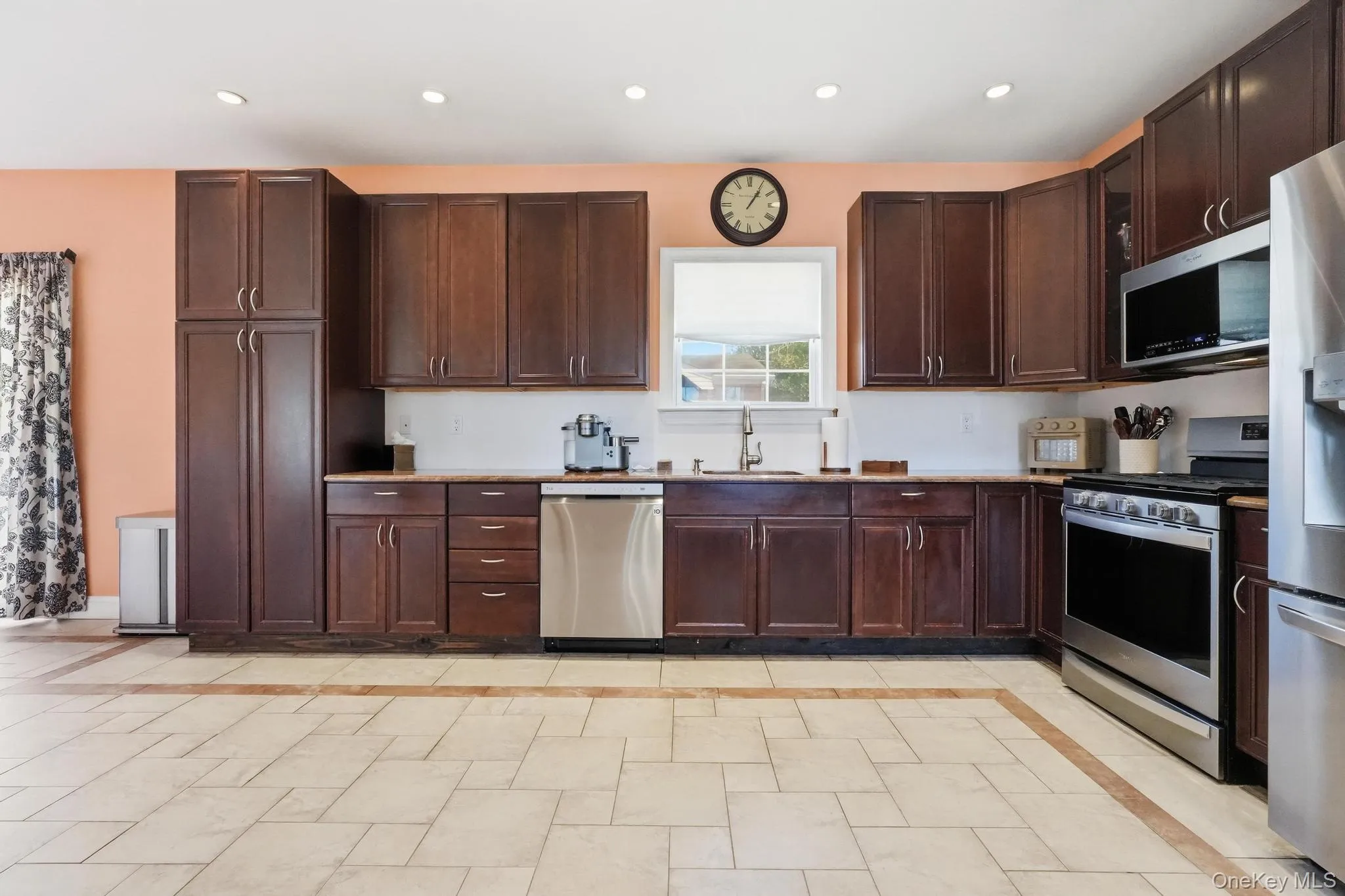 5 Butler Street, Islip, NY, 3 Bedrooms Bedrooms, 7 Rooms Rooms,2 BathroomsBathrooms,Residential,For Rent,Butler,0,976770 5 Butler Street, Islip, NY, 3 Bedrooms Bedrooms, 7 Rooms Rooms,2 BathroomsBathrooms,Residential,For Rent,Butler,0,976770