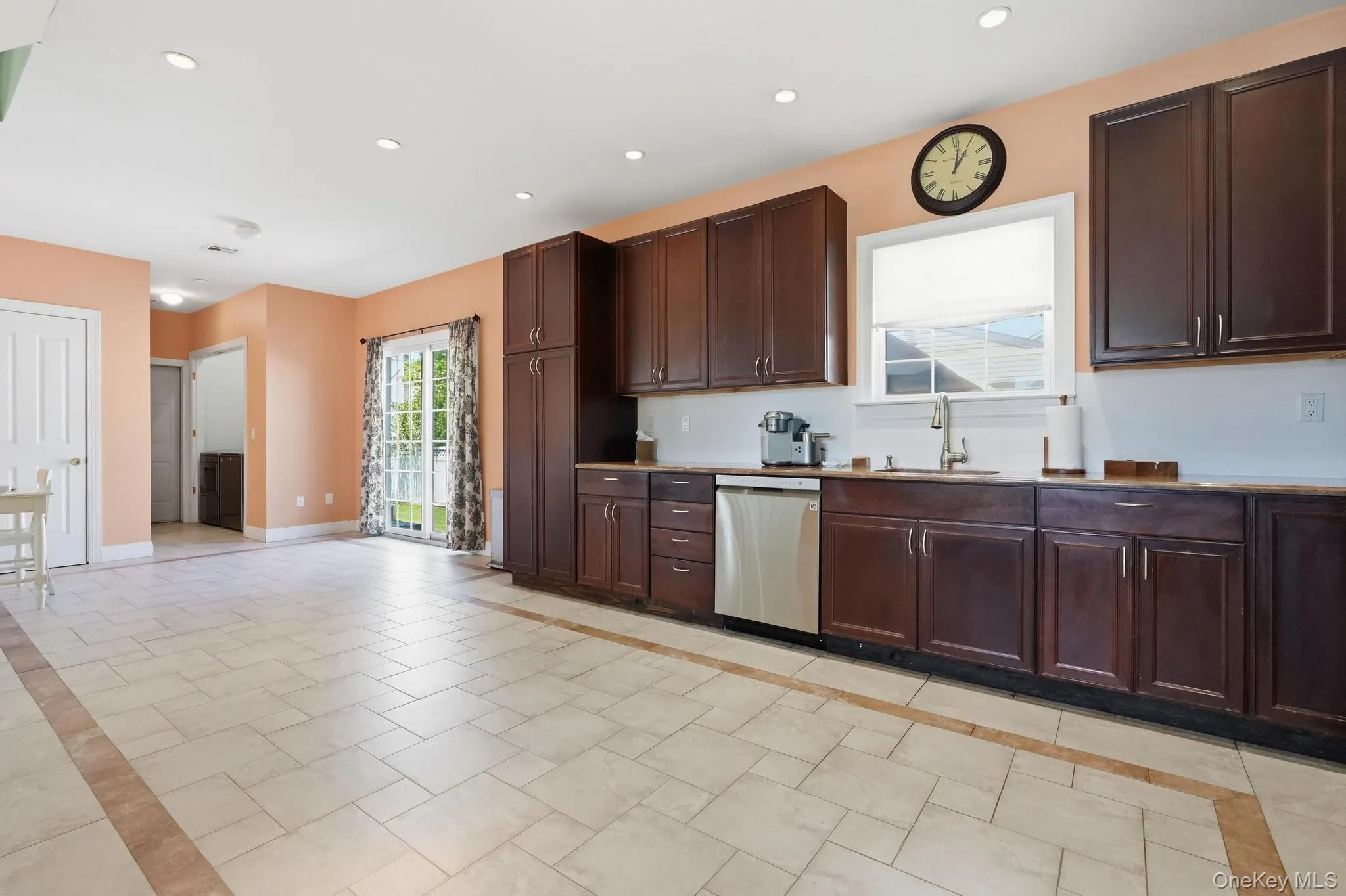 5 Butler Street, Islip, NY, 3 Bedrooms Bedrooms, 7 Rooms Rooms,2 BathroomsBathrooms,Residential,For Rent,Butler,0,976770 5 Butler Street, Islip, NY, 3 Bedrooms Bedrooms, 7 Rooms Rooms,2 BathroomsBathrooms,Residential,For Rent,Butler,0,976770