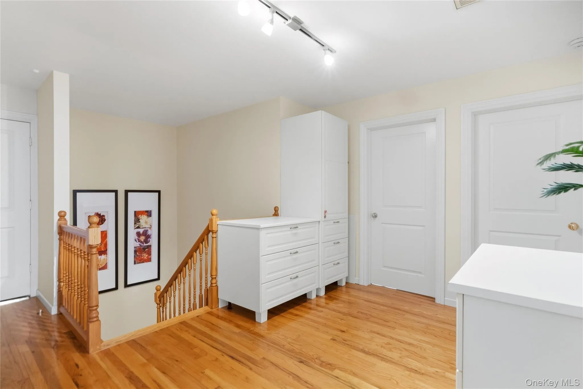 44 Sully Drive, North Hempstead, NY, 4 Bedrooms Bedrooms, 11 Rooms Rooms,2 BathroomsBathrooms,Residential Lease,For Rent,Sully,0,976777 44 Sully Drive, North Hempstead, NY, 4 Bedrooms Bedrooms, 11 Rooms Rooms,2 BathroomsBathrooms,Residential Lease,For Rent,Sully,0,976777