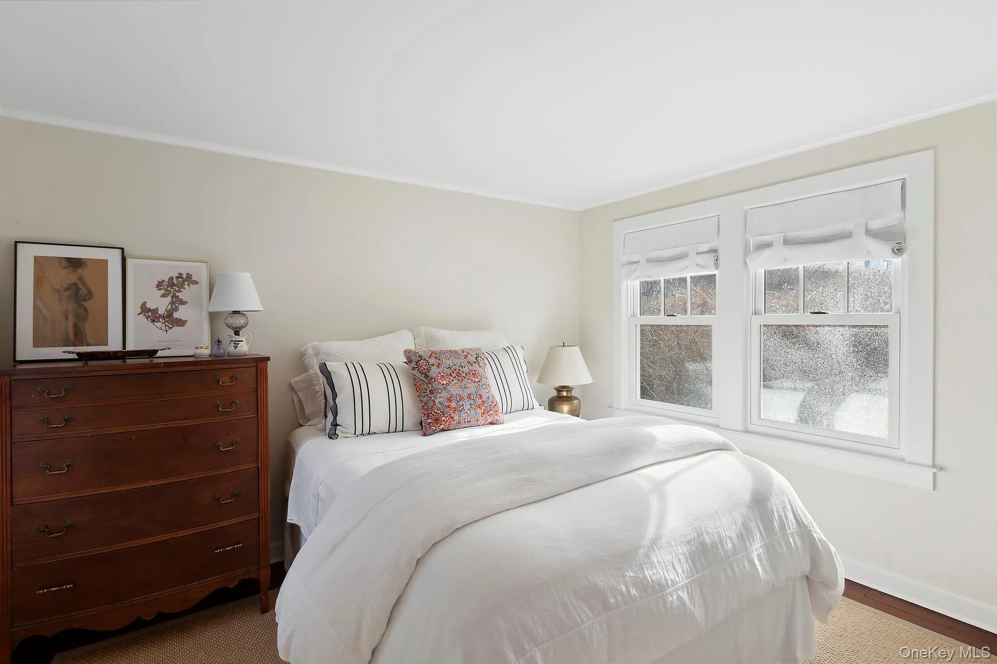 393 Hill Street, Southampton, NY, 3 Bedrooms Bedrooms, 5 Rooms Rooms,2 BathroomsBathrooms,Residential Lease,For Rent,Hill,0,976778 393 Hill Street, Southampton, NY, 3 Bedrooms Bedrooms, 5 Rooms Rooms,2 BathroomsBathrooms,Residential Lease,For Rent,Hill,0,976778