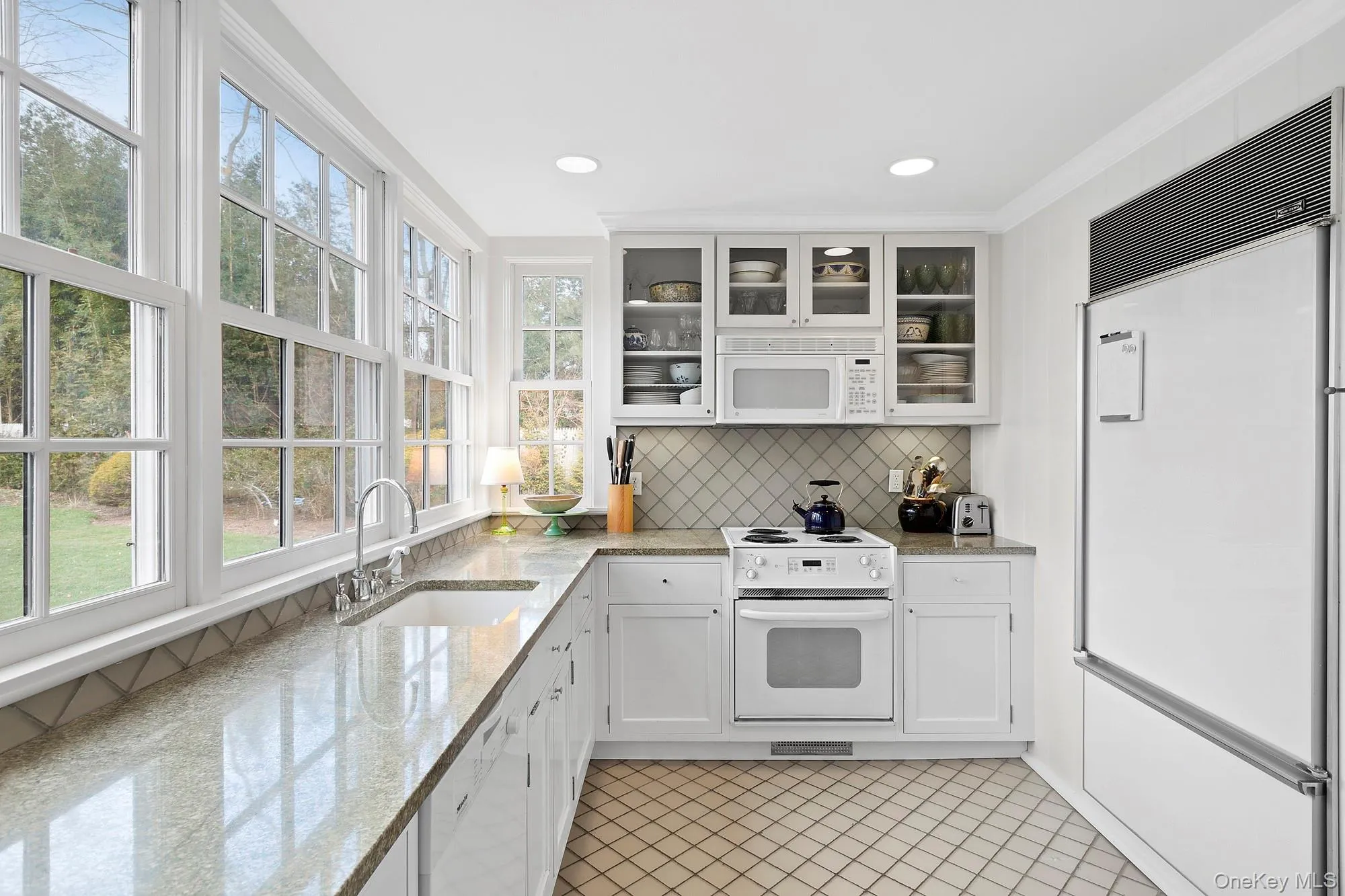 393 Hill Street, Southampton, NY, 3 Bedrooms Bedrooms, 5 Rooms Rooms,2 BathroomsBathrooms,Residential Lease,For Rent,Hill,0,976778 393 Hill Street, Southampton, NY, 3 Bedrooms Bedrooms, 5 Rooms Rooms,2 BathroomsBathrooms,Residential Lease,For Rent,Hill,0,976778