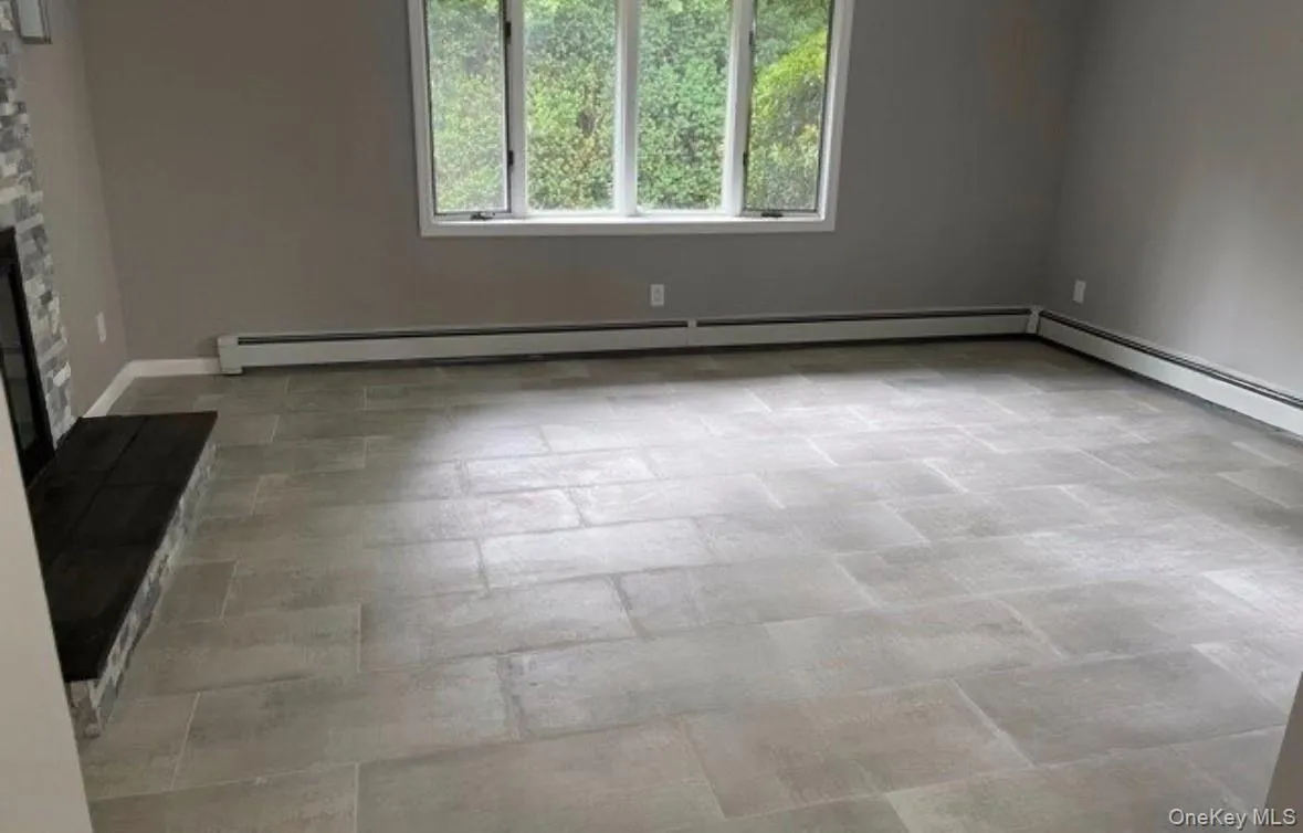 848 Center Drive, Hempstead, NY, 3 Bedrooms Bedrooms, 6 Rooms Rooms,1 BathroomBathrooms,Residential Lease,For Rent,Center,0,976792 848 Center Drive, Hempstead, NY, 3 Bedrooms Bedrooms, 6 Rooms Rooms,1 BathroomBathrooms,Residential Lease,For Rent,Center,0,976792