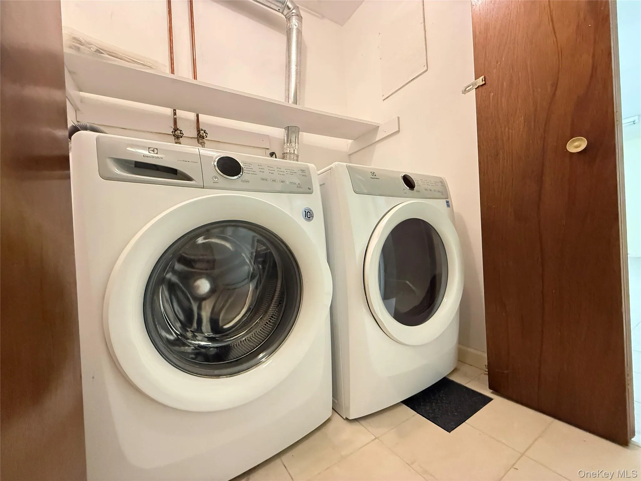 149-14 21 Avenue, New York, NY, 3 Bedrooms Bedrooms, 7 Rooms Rooms,2 BathroomsBathrooms,Residential Lease,For Rent,21,0,976795 149-14 21 Avenue, New York, NY, 3 Bedrooms Bedrooms, 7 Rooms Rooms,2 BathroomsBathrooms,Residential Lease,For Rent,21,0,976795
