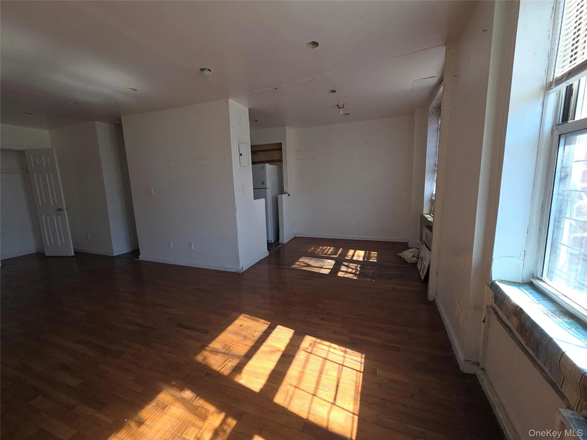 86-16 60th Avenue, New York, NY, 3 Rooms Rooms,1 BathroomBathrooms,Residential,For Rent,60th,0,976796 86-16 60th Avenue, New York, NY, 3 Rooms Rooms,1 BathroomBathrooms,Residential,For Rent,60th,0,976796
