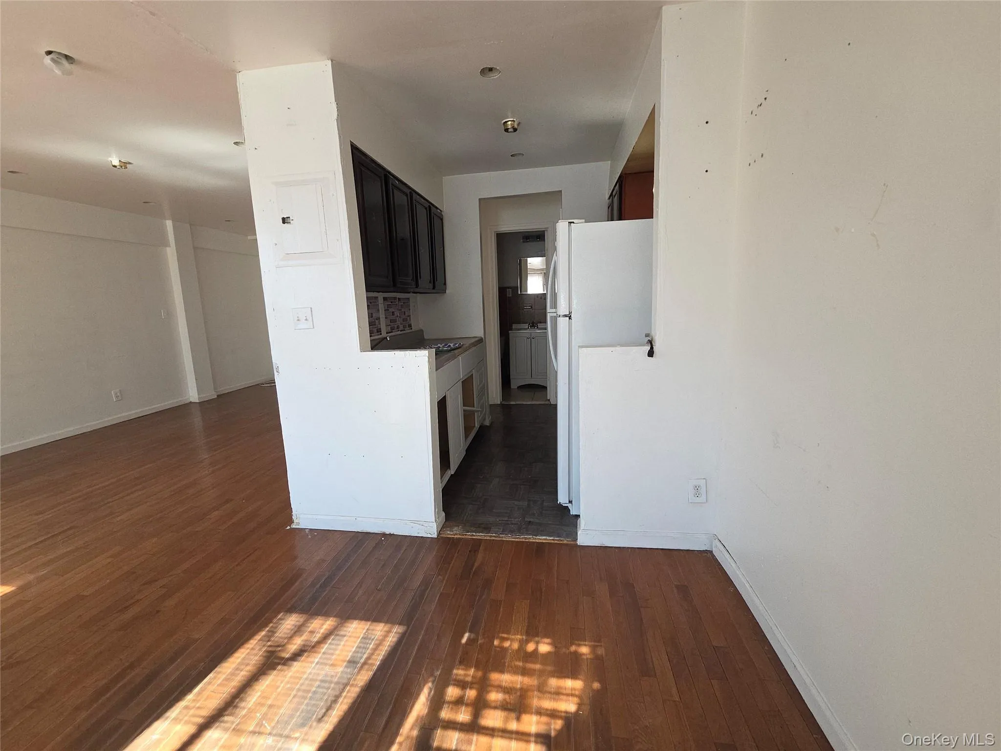 86-16 60th Avenue, New York, NY, 3 Rooms Rooms,1 BathroomBathrooms,Residential,For Rent,60th,0,976796 86-16 60th Avenue, New York, NY, 3 Rooms Rooms,1 BathroomBathrooms,Residential,For Rent,60th,0,976796