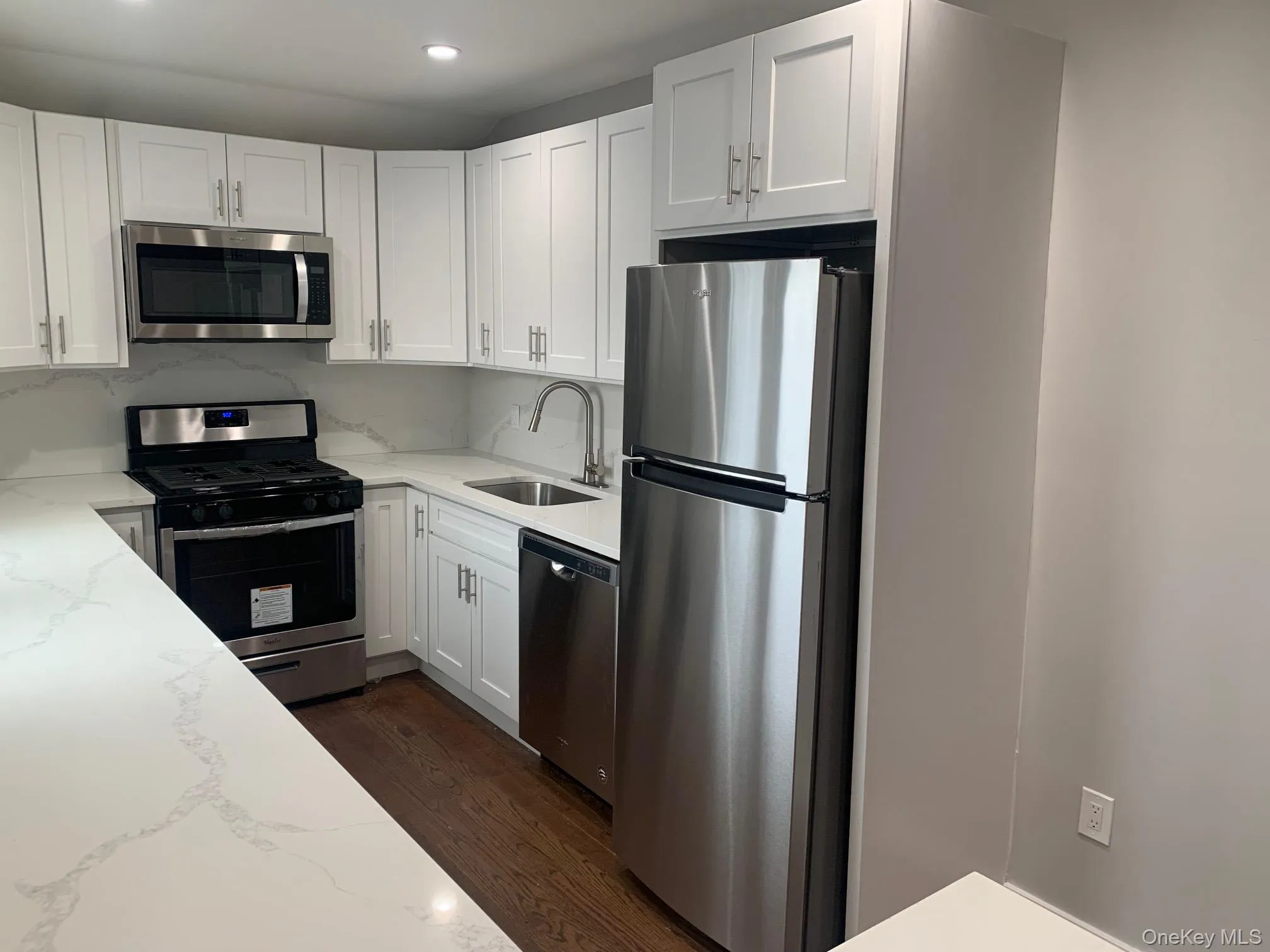 71 Lannon Place, North Hempstead, NY, 1 Bedroom Bedrooms, 3 Rooms Rooms,1 BathroomBathrooms,Residential Lease,For Rent,Lannon,0,976798 71 Lannon Place, North Hempstead, NY, 1 Bedroom Bedrooms, 3 Rooms Rooms,1 BathroomBathrooms,Residential Lease,For Rent,Lannon,0,976798