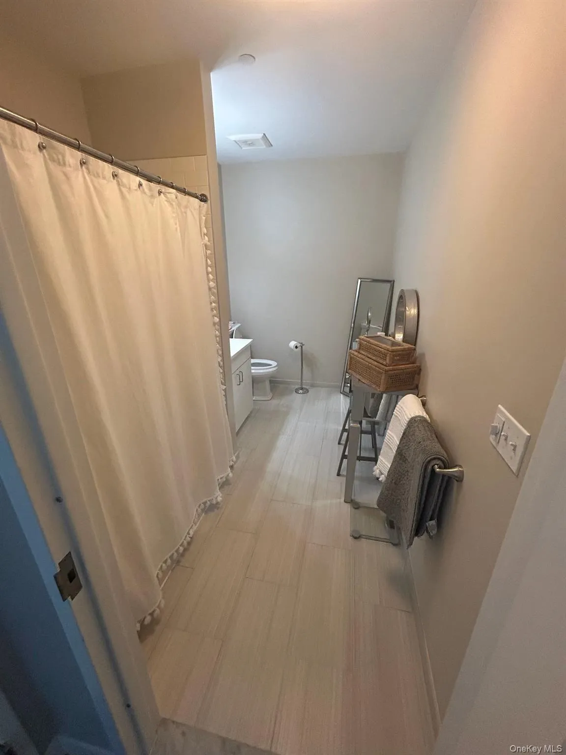 425 New York Avenue, Huntington, NY, 1 Bedroom Bedrooms, 3 Rooms Rooms,1 BathroomBathrooms,Residential Lease,For Rent,New York,0,976810 425 New York Avenue, Huntington, NY, 1 Bedroom Bedrooms, 3 Rooms Rooms,1 BathroomBathrooms,Residential Lease,For Rent,New York,0,976810