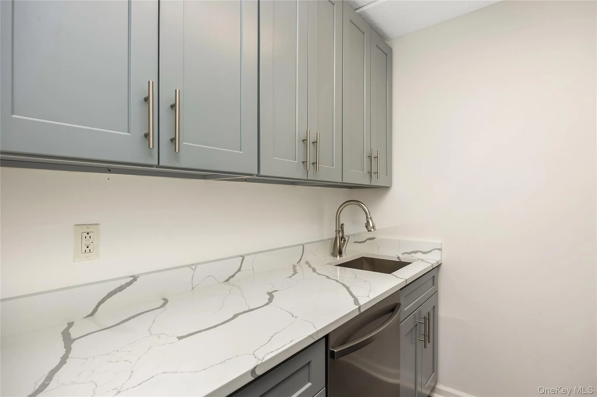 135 Post Avenue, North Hempstead, NY, 3 Rooms Rooms,1 BathroomBathrooms,Residential,For Rent,Post,0,976822 135 Post Avenue, North Hempstead, NY, 3 Rooms Rooms,1 BathroomBathrooms,Residential,For Rent,Post,0,976822
