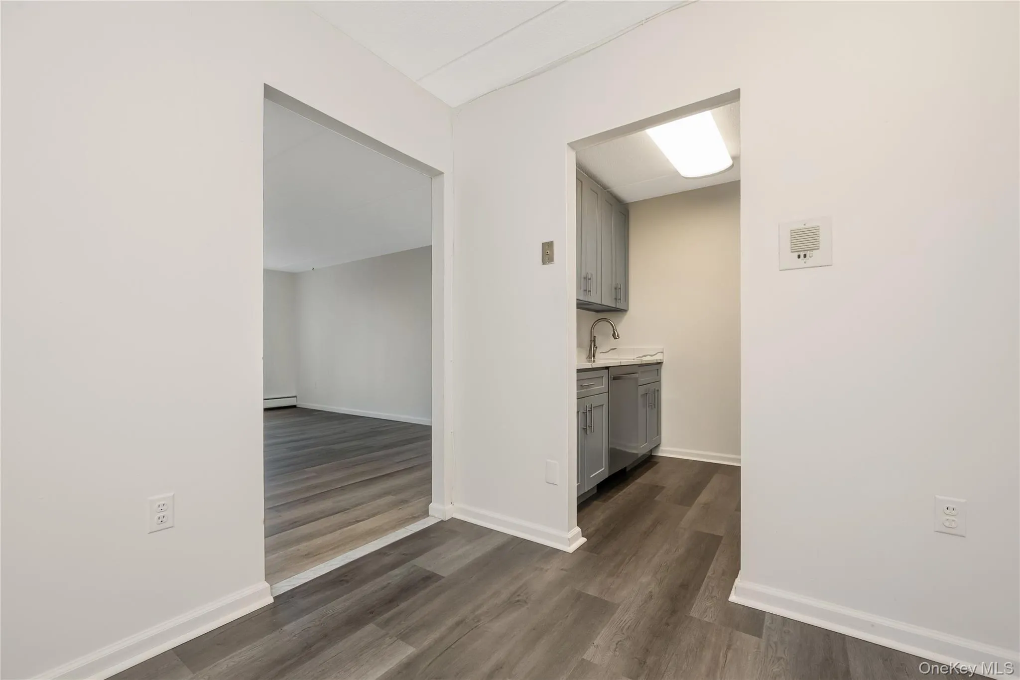 135 Post Avenue, North Hempstead, NY, 3 Rooms Rooms,1 BathroomBathrooms,Residential,For Rent,Post,0,976822 135 Post Avenue, North Hempstead, NY, 3 Rooms Rooms,1 BathroomBathrooms,Residential,For Rent,Post,0,976822