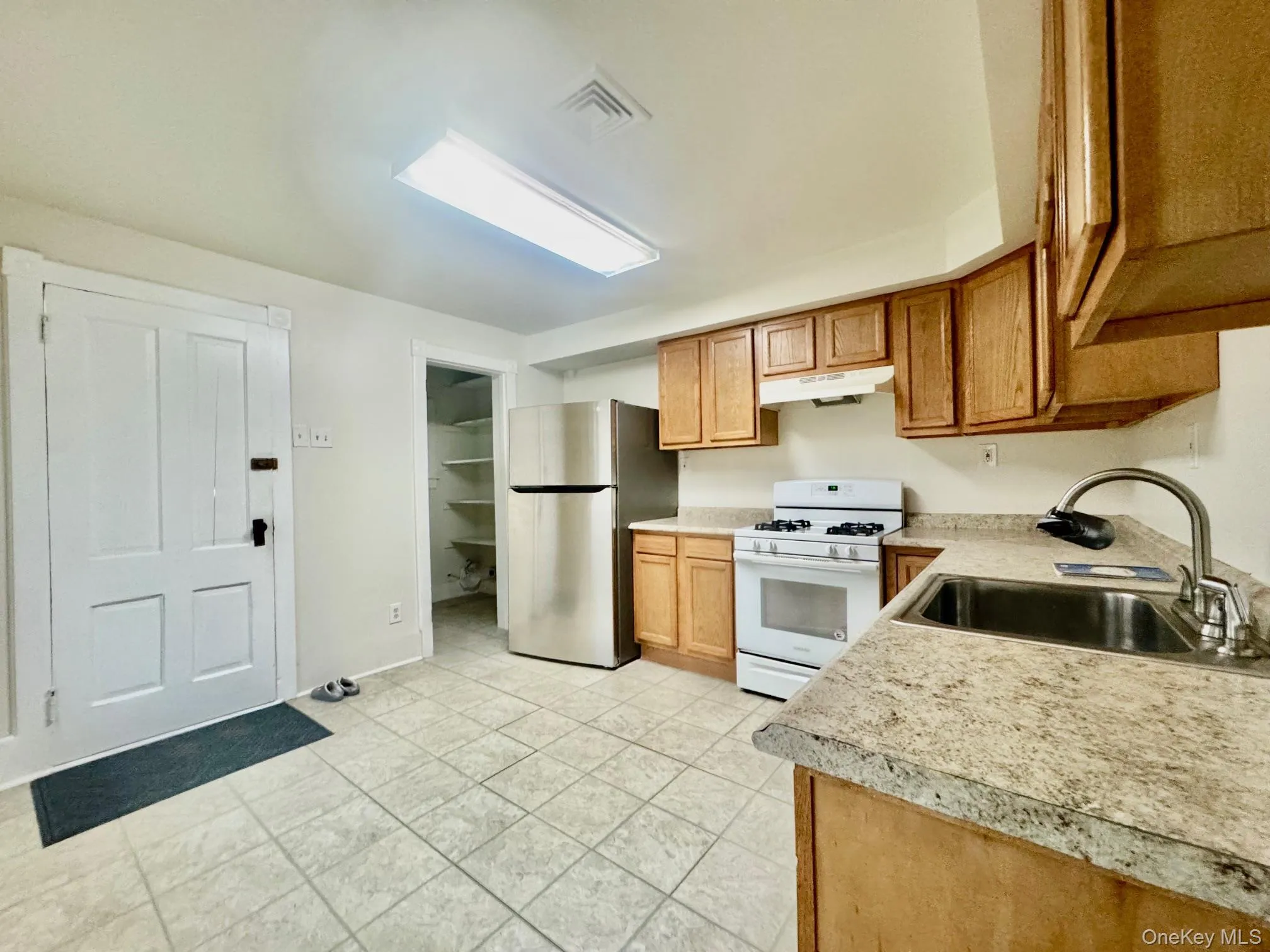 82 State Street, Mount Hope, NY, 3 Bedrooms Bedrooms, 6 Rooms Rooms,1 BathroomBathrooms,Residential Lease,For Rent,State,0,976838 82 State Street, Mount Hope, NY, 3 Bedrooms Bedrooms, 6 Rooms Rooms,1 BathroomBathrooms,Residential Lease,For Rent,State,0,976838