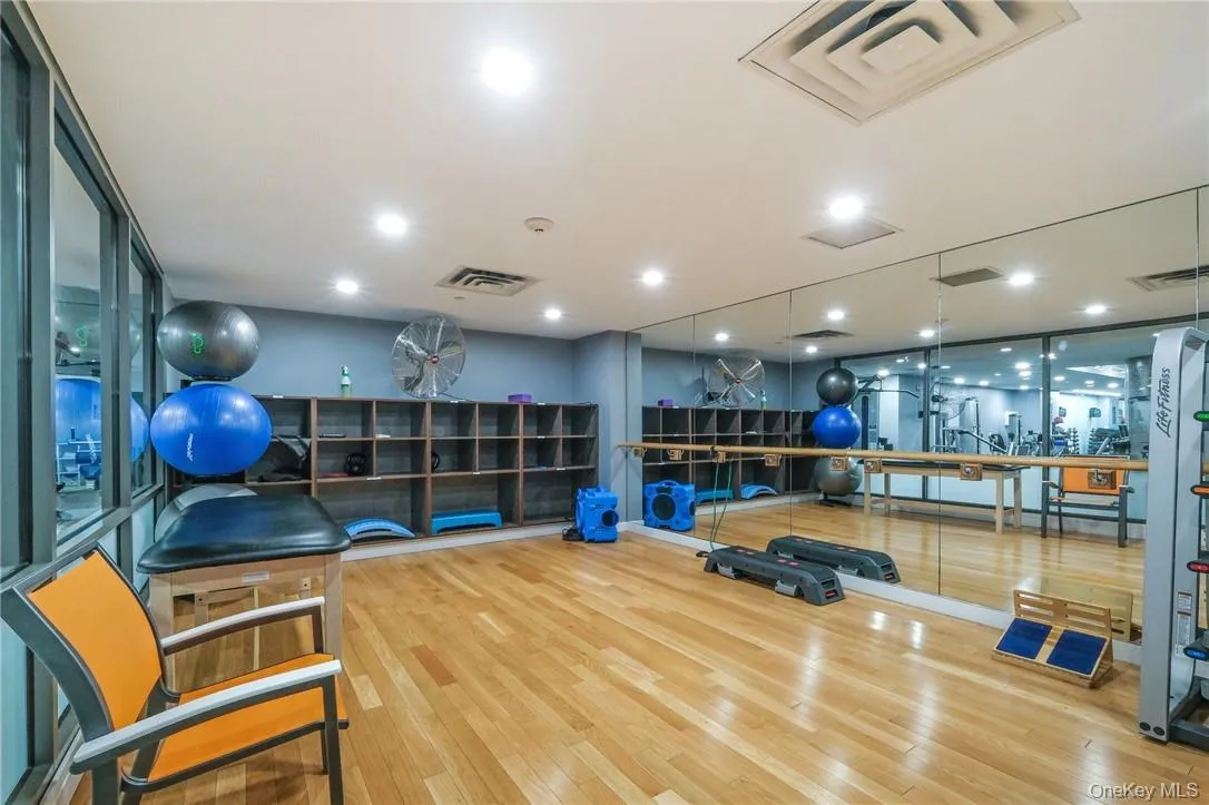 10 City Place, White Plains, NY, 1 Bedroom Bedrooms, 3 Rooms Rooms,1 BathroomBathrooms,Residential Lease,For Rent,City,0,976843 10 City Place, White Plains, NY, 1 Bedroom Bedrooms, 3 Rooms Rooms,1 BathroomBathrooms,Residential Lease,For Rent,City,0,976843