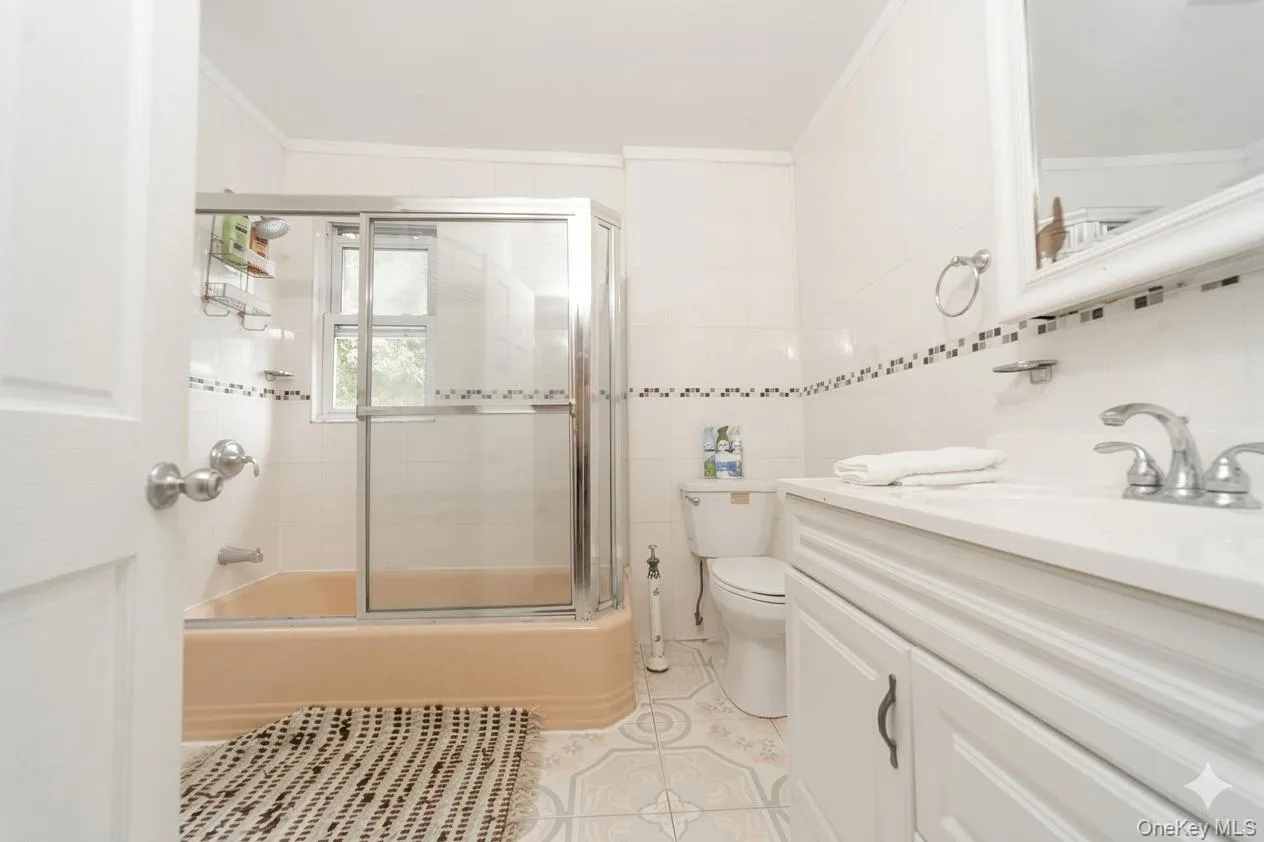 8905 Moline Street, New York, NY, 5 Bedrooms Bedrooms, 10 Rooms Rooms,3 BathroomsBathrooms,Residential,For Rent,Moline,0,976852 8905 Moline Street, New York, NY, 5 Bedrooms Bedrooms, 10 Rooms Rooms,3 BathroomsBathrooms,Residential,For Rent,Moline,0,976852