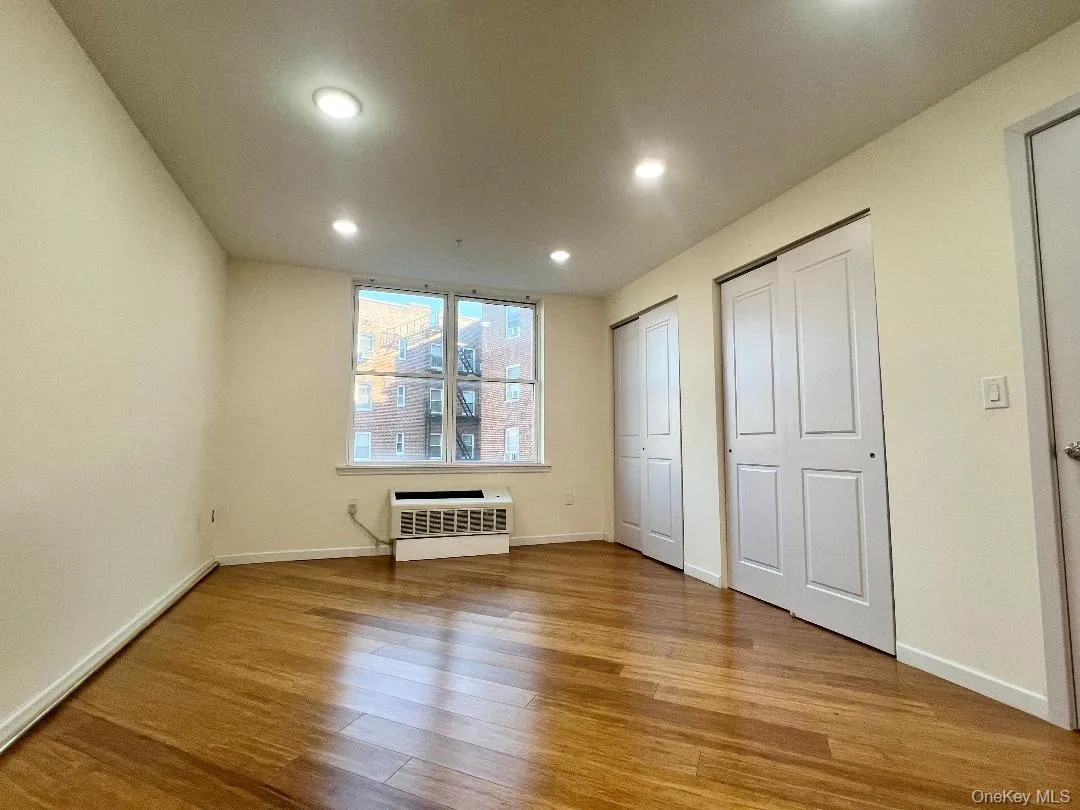 55 Middle Neck Road, North Hempstead, NY, 2 Bedrooms Bedrooms, 6 Rooms Rooms,2 BathroomsBathrooms,Residential Lease,For Rent,Middle Neck,0,976859 55 Middle Neck Road, North Hempstead, NY, 2 Bedrooms Bedrooms, 6 Rooms Rooms,2 BathroomsBathrooms,Residential Lease,For Rent,Middle Neck,0,976859