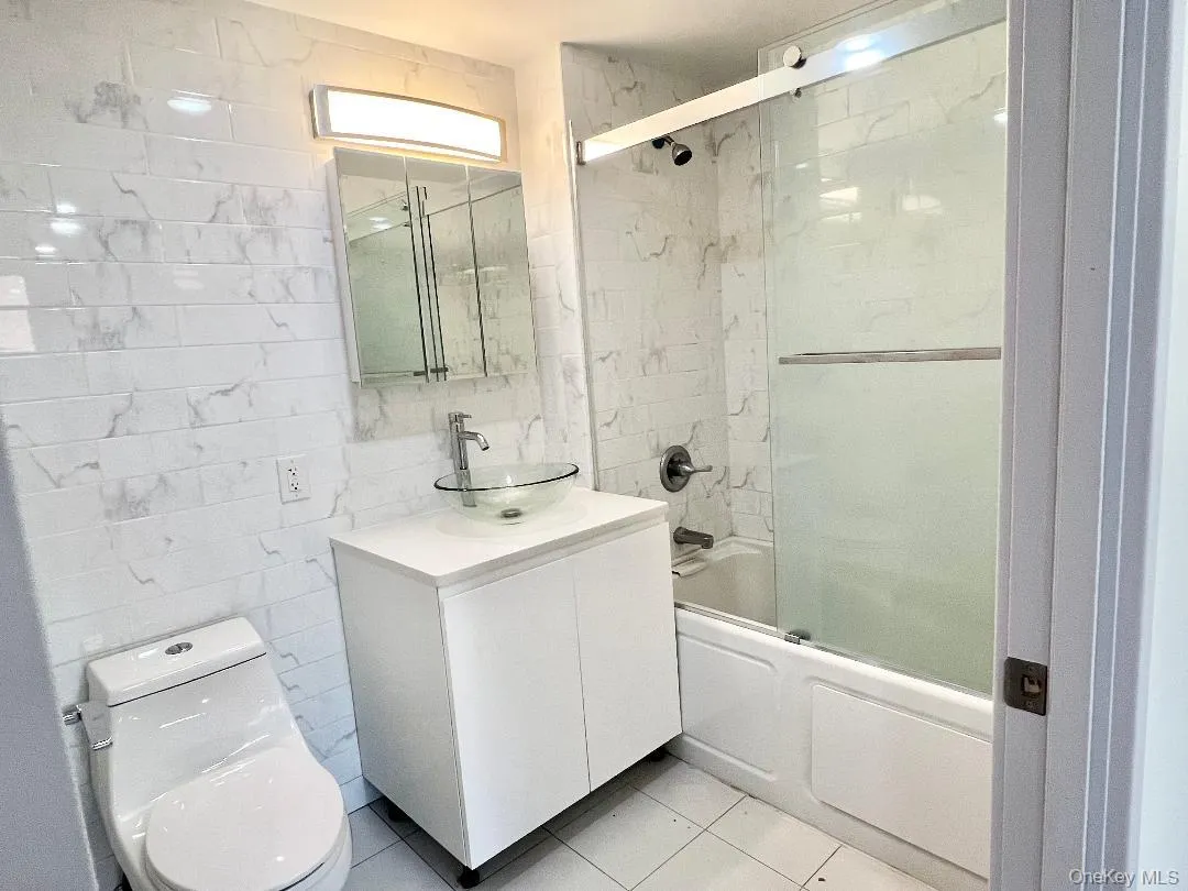 55 Middle Neck Road, North Hempstead, NY, 2 Bedrooms Bedrooms, 6 Rooms Rooms,2 BathroomsBathrooms,Residential Lease,For Rent,Middle Neck,0,976859 55 Middle Neck Road, North Hempstead, NY, 2 Bedrooms Bedrooms, 6 Rooms Rooms,2 BathroomsBathrooms,Residential Lease,For Rent,Middle Neck,0,976859