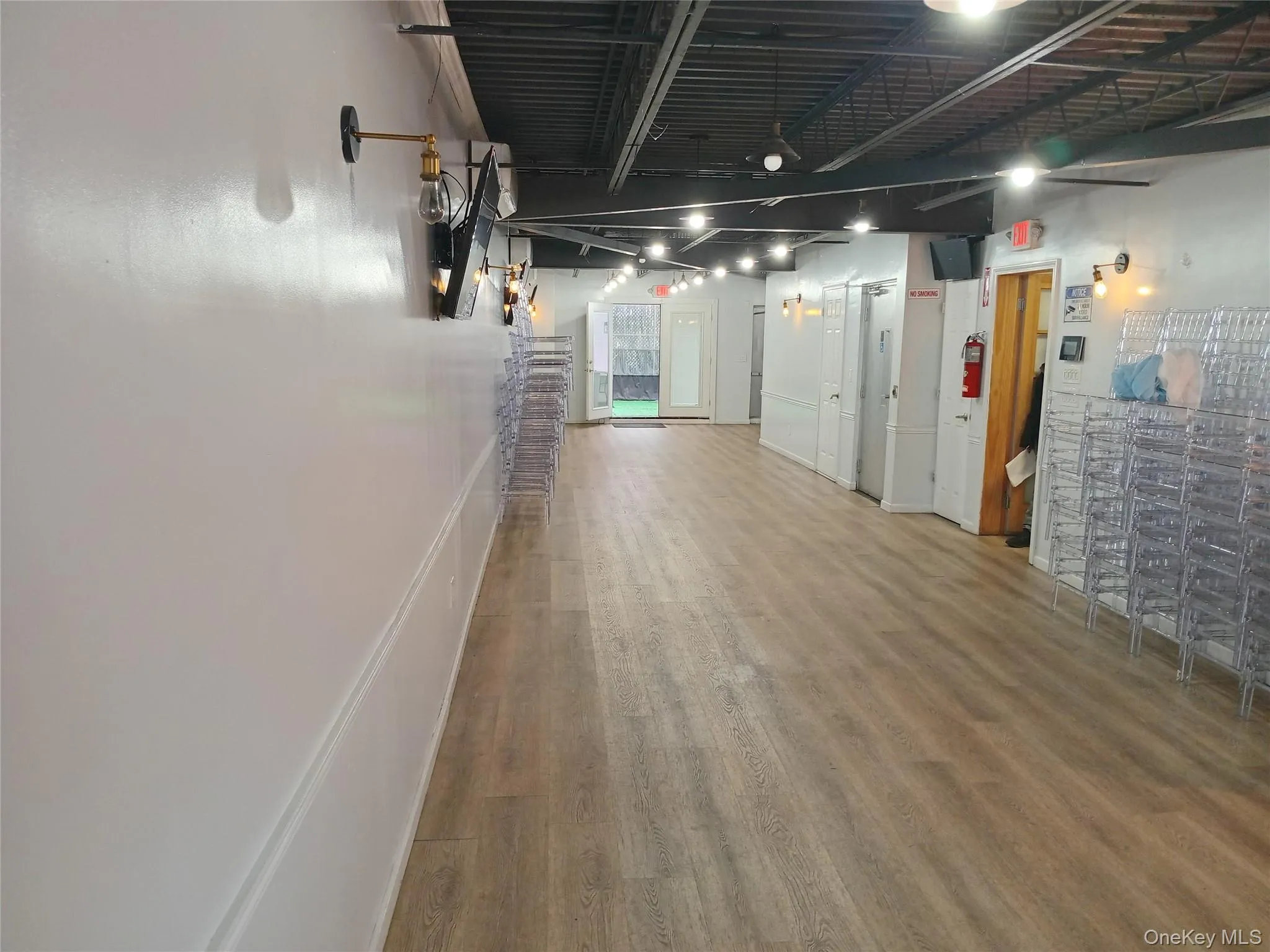 2195 New England Thru Way, New York, NY, ,Commercial Lease,For Rent,New England Thru Way,0,976875 2195 New England Thru Way, New York, NY, ,Commercial Lease,For Rent,New England Thru Way,0,976875