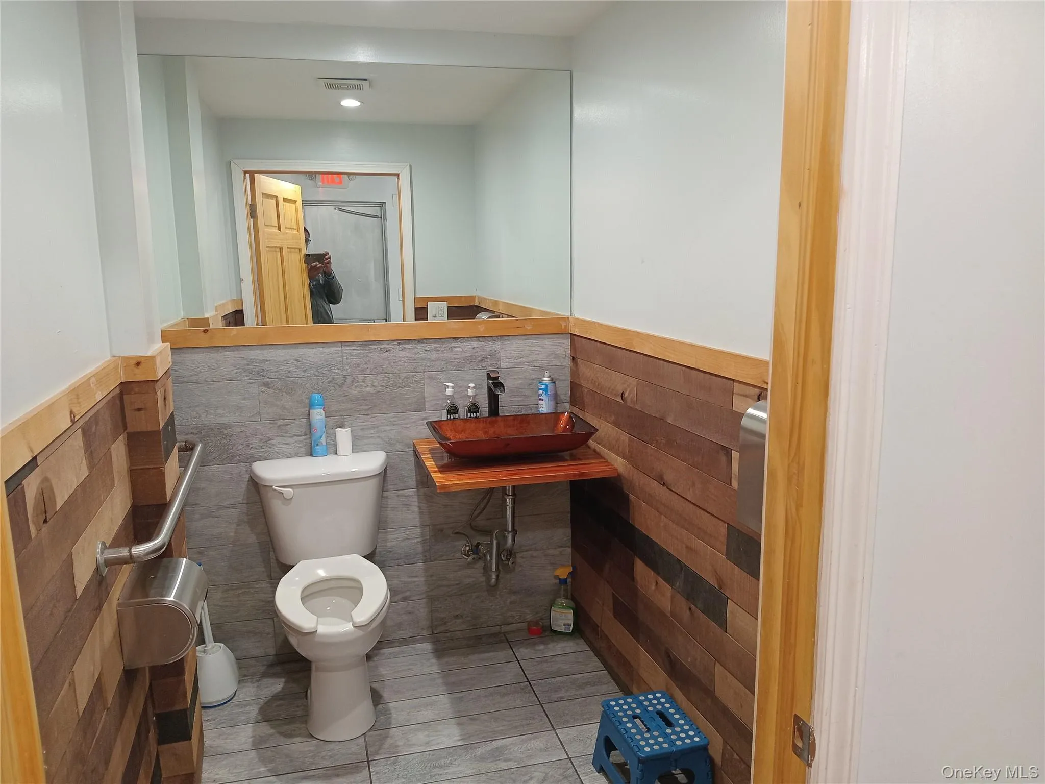 2195 New England Thru Way, New York, NY, ,Commercial Lease,For Rent,New England Thru Way,0,976875 2195 New England Thru Way, New York, NY, ,Commercial Lease,For Rent,New England Thru Way,0,976875