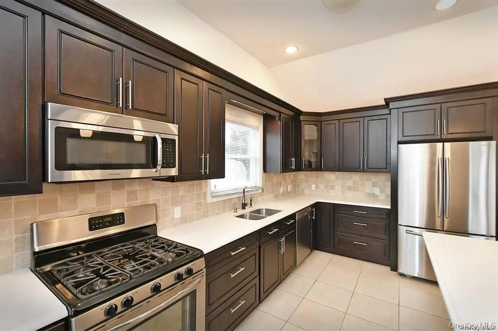 6 Patricia Street, Oyster Bay, NY, 5 Bedrooms Bedrooms, 9 Rooms Rooms,3 BathroomsBathrooms,Residential Lease,For Rent,Patricia,0,976889 6 Patricia Street, Oyster Bay, NY, 5 Bedrooms Bedrooms, 9 Rooms Rooms,3 BathroomsBathrooms,Residential Lease,For Rent,Patricia,0,976889