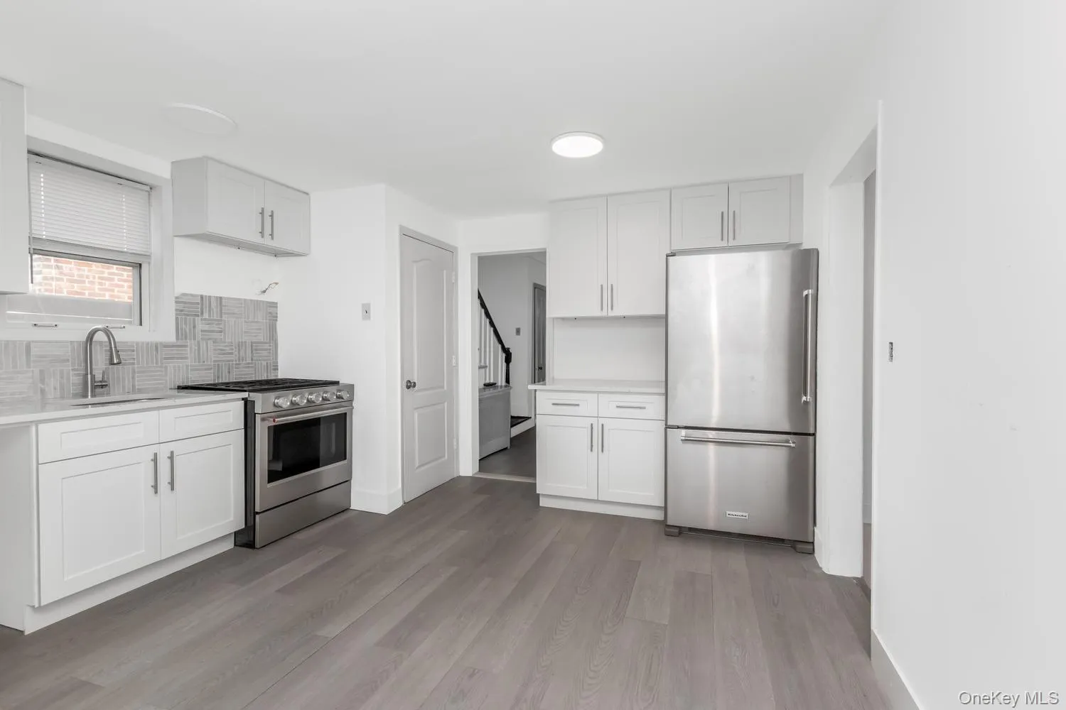 31 Emmett Place, Yonkers, NY, 3 Bedrooms Bedrooms, 6 Rooms Rooms,1 BathroomBathrooms,Residential,For Rent,Emmett,0,976902 31 Emmett Place, Yonkers, NY, 3 Bedrooms Bedrooms, 6 Rooms Rooms,1 BathroomBathrooms,Residential,For Rent,Emmett,0,976902