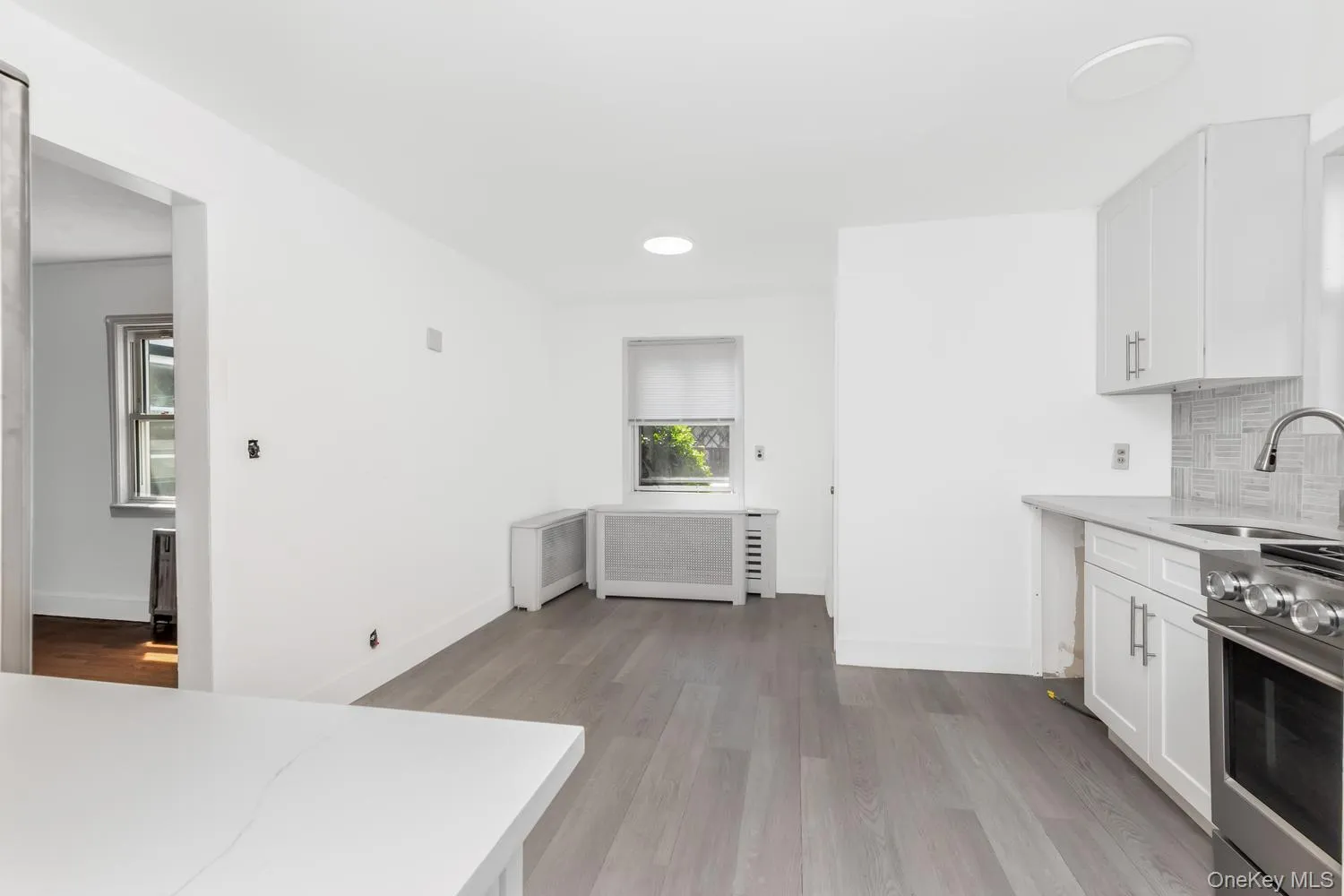 31 Emmett Place, Yonkers, NY, 3 Bedrooms Bedrooms, 6 Rooms Rooms,1 BathroomBathrooms,Residential,For Rent,Emmett,0,976902 31 Emmett Place, Yonkers, NY, 3 Bedrooms Bedrooms, 6 Rooms Rooms,1 BathroomBathrooms,Residential,For Rent,Emmett,0,976902