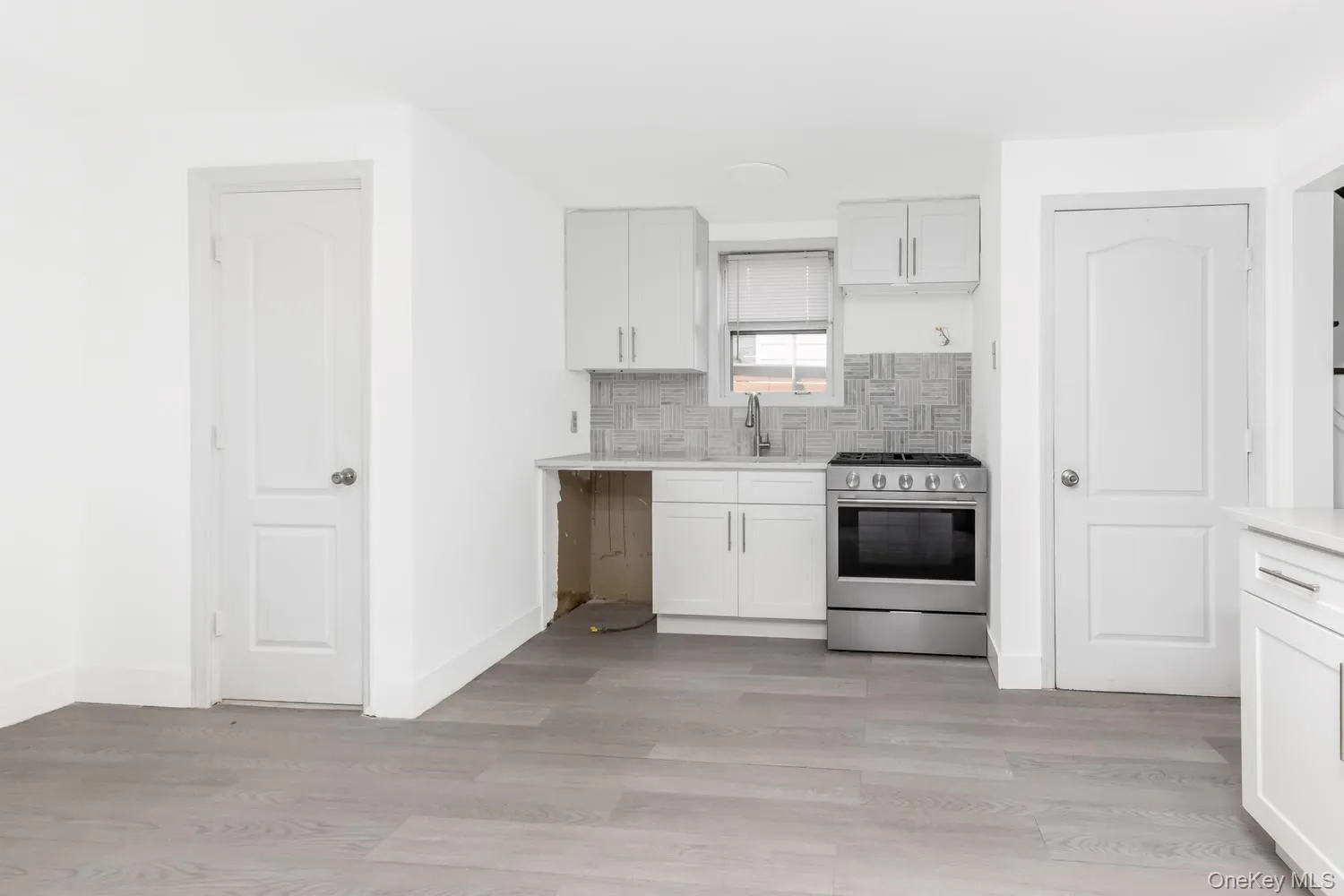 31 Emmett Place, Yonkers, NY, 3 Bedrooms Bedrooms, 6 Rooms Rooms,1 BathroomBathrooms,Residential,For Rent,Emmett,0,976902 31 Emmett Place, Yonkers, NY, 3 Bedrooms Bedrooms, 6 Rooms Rooms,1 BathroomBathrooms,Residential,For Rent,Emmett,0,976902