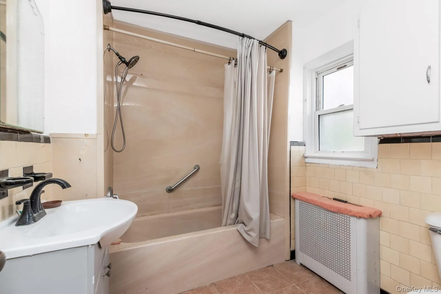 31 Emmett Place, Yonkers, NY, 3 Bedrooms Bedrooms, 6 Rooms Rooms,1 BathroomBathrooms,Residential,For Rent,Emmett,0,976902 31 Emmett Place, Yonkers, NY, 3 Bedrooms Bedrooms, 6 Rooms Rooms,1 BathroomBathrooms,Residential,For Rent,Emmett,0,976902