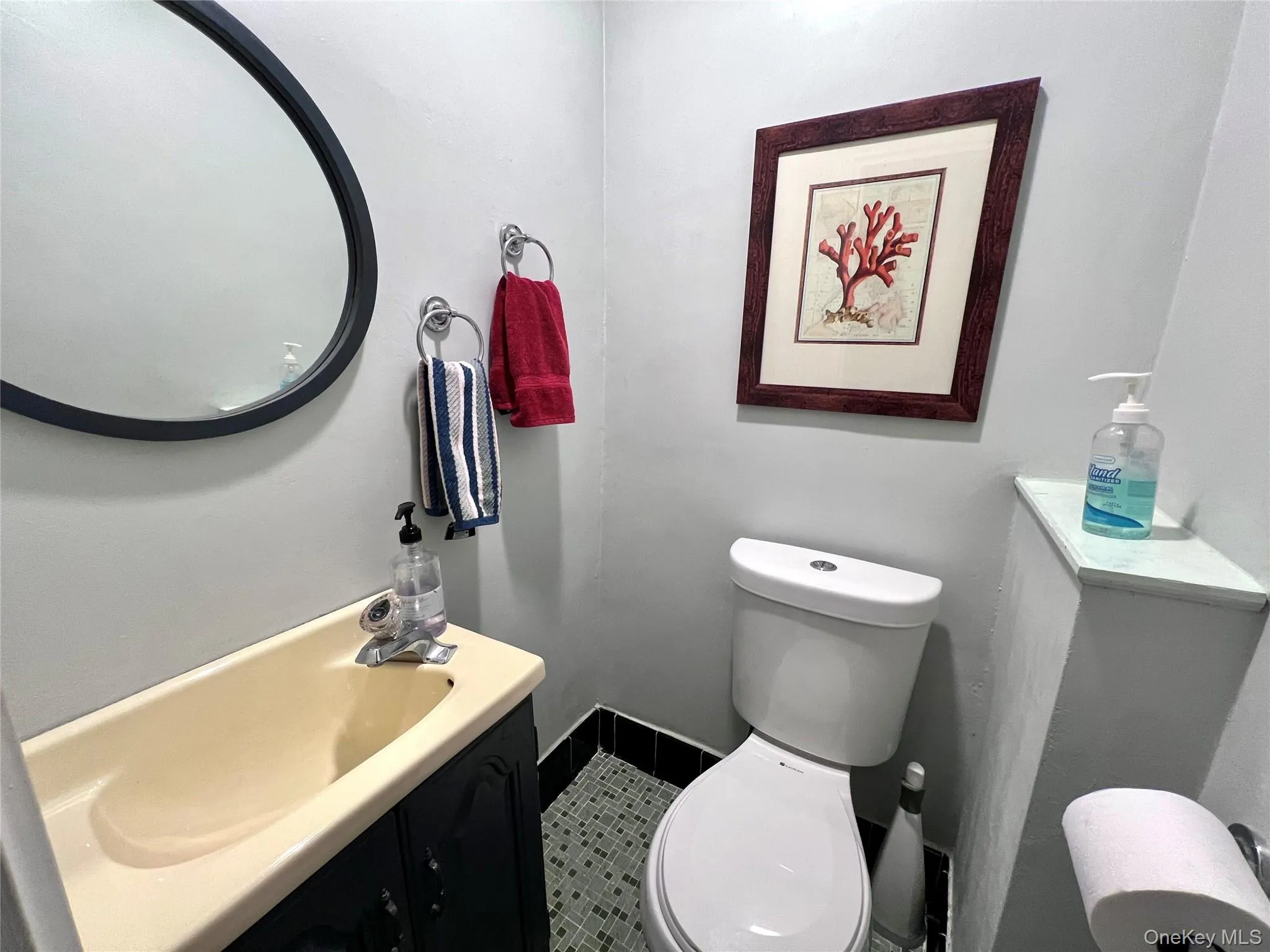 Half bathroom in the main floor. Half bathroom in the main floor.