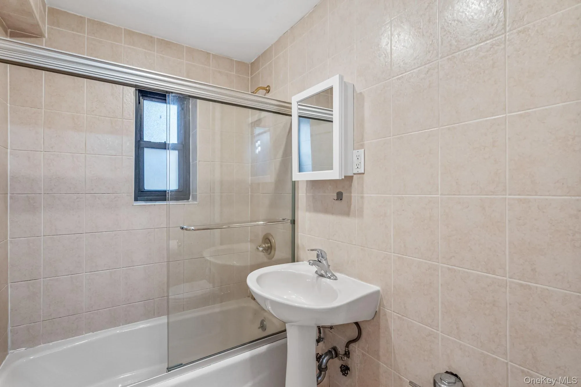 102-55 67th Road, New York, NY, 1 Bedroom Bedrooms, 3 Rooms Rooms,1 BathroomBathrooms,Residential Lease,For Rent,67th,0,976925 102-55 67th Road, New York, NY, 1 Bedroom Bedrooms, 3 Rooms Rooms,1 BathroomBathrooms,Residential Lease,For Rent,67th,0,976925