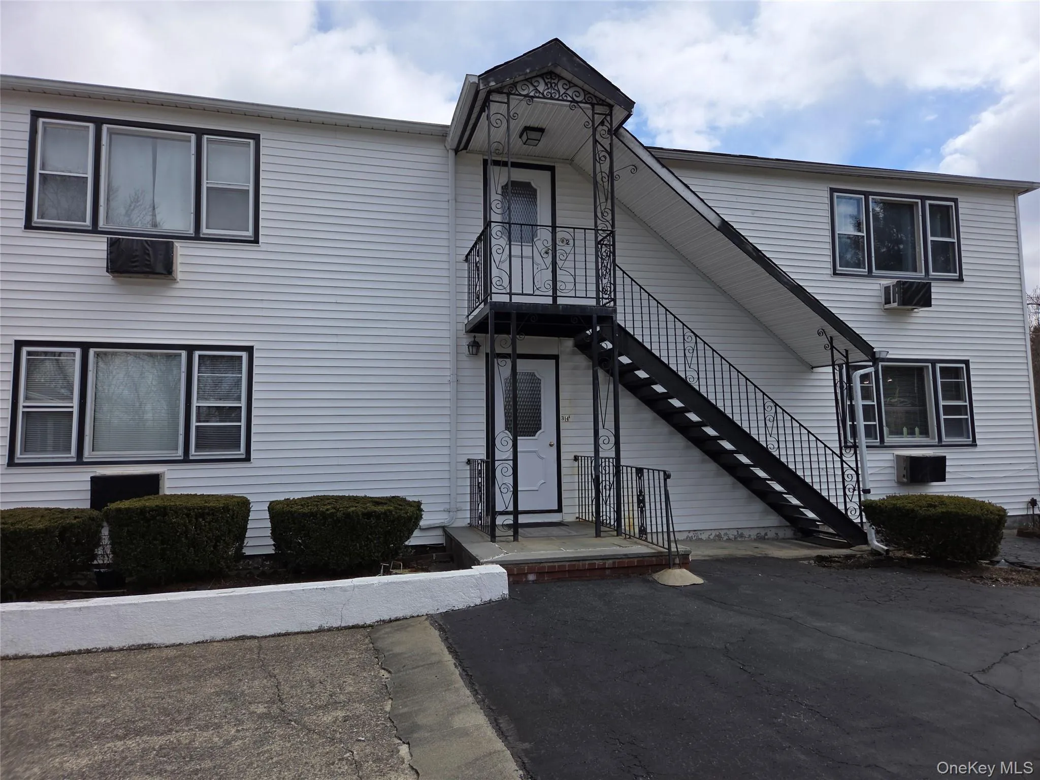 635 South Street, Lloyd, NY, 2 Bedrooms Bedrooms, 4 Rooms Rooms,1 BathroomBathrooms,Residential Lease,For Rent,South,0,976934 635 South Street, Lloyd, NY, 2 Bedrooms Bedrooms, 4 Rooms Rooms,1 BathroomBathrooms,Residential Lease,For Rent,South,0,976934