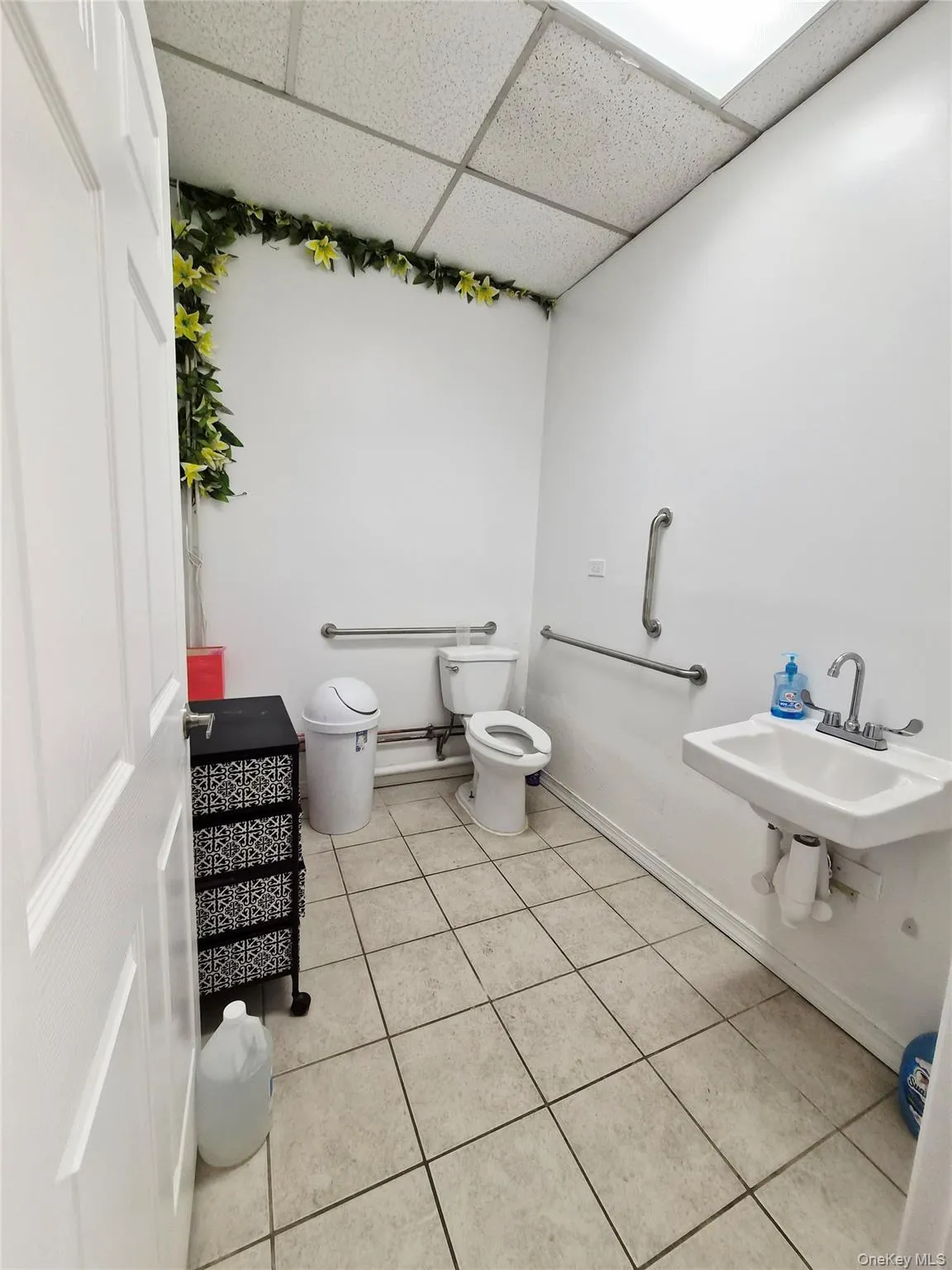 55 Broadway, Oyster Bay, NY, ,Commercial Lease,For Rent,Broadway,0,976944 55 Broadway, Oyster Bay, NY, ,Commercial Lease,For Rent,Broadway,0,976944