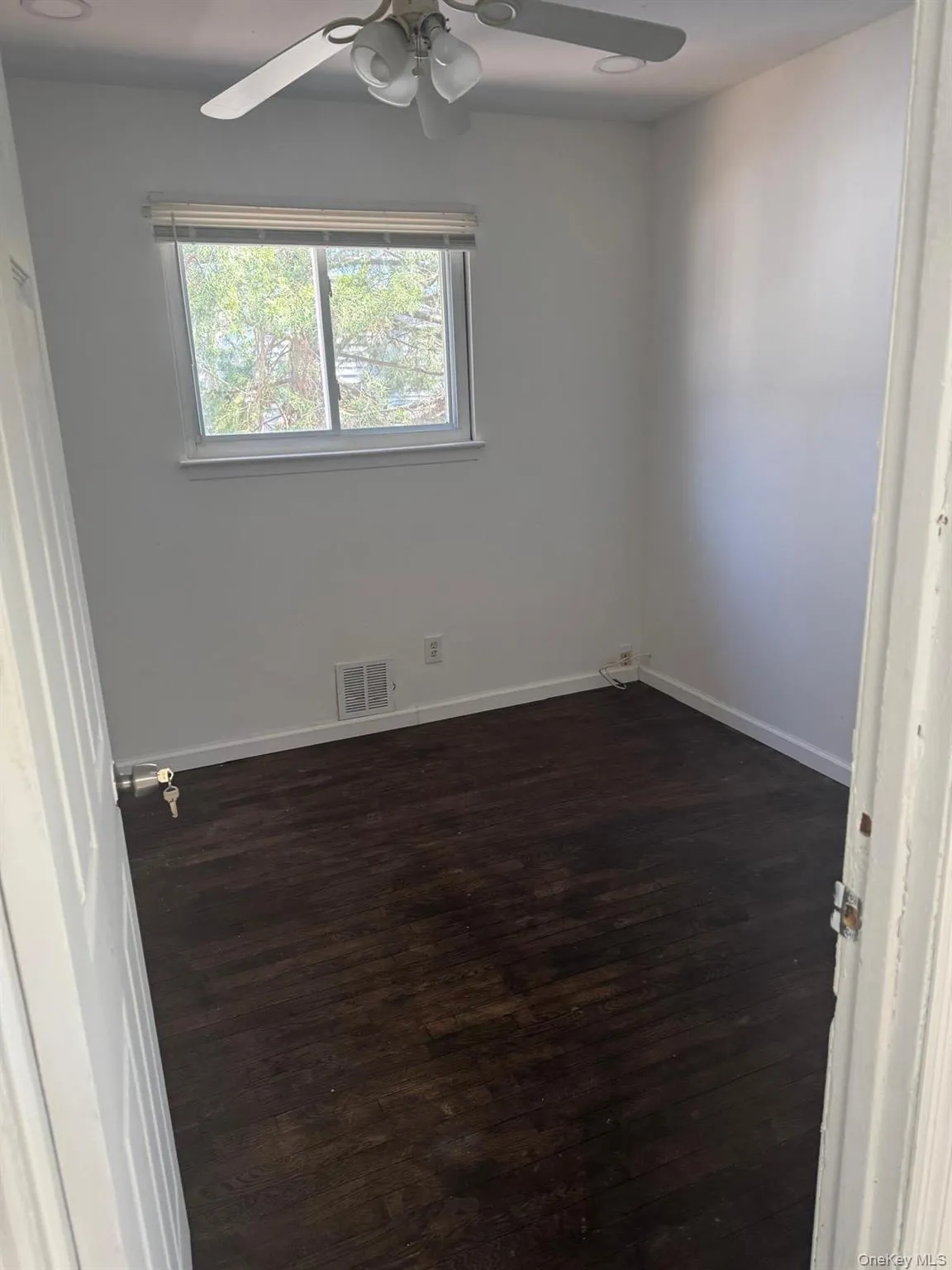 383 Locust Street, Islip, NY, 3 Bedrooms Bedrooms, 5 Rooms Rooms,1 BathroomBathrooms,Residential Lease,For Rent,Locust,0,976959 383 Locust Street, Islip, NY, 3 Bedrooms Bedrooms, 5 Rooms Rooms,1 BathroomBathrooms,Residential Lease,For Rent,Locust,0,976959