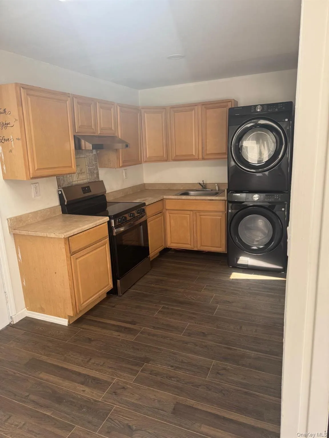 383 Locust Street, Islip, NY, 3 Bedrooms Bedrooms, 5 Rooms Rooms,1 BathroomBathrooms,Residential Lease,For Rent,Locust,0,976959 383 Locust Street, Islip, NY, 3 Bedrooms Bedrooms, 5 Rooms Rooms,1 BathroomBathrooms,Residential Lease,For Rent,Locust,0,976959