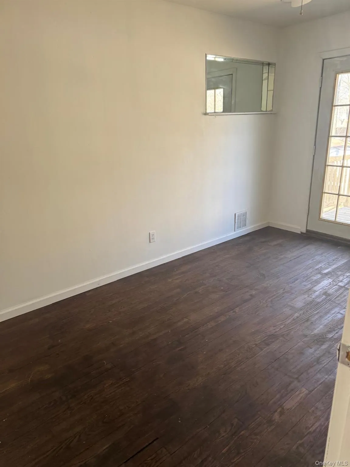 383 Locust Street, Islip, NY, 3 Bedrooms Bedrooms, 5 Rooms Rooms,1 BathroomBathrooms,Residential Lease,For Rent,Locust,0,976959 383 Locust Street, Islip, NY, 3 Bedrooms Bedrooms, 5 Rooms Rooms,1 BathroomBathrooms,Residential Lease,For Rent,Locust,0,976959