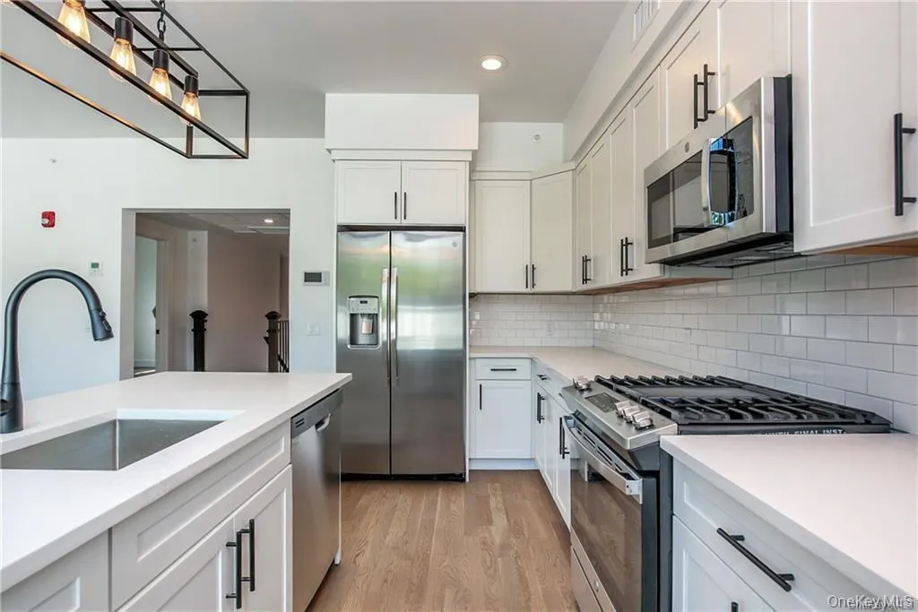 708 Saw Mill River Road, Greenburgh, NY, 2 Bedrooms Bedrooms, 3 Rooms Rooms,1 BathroomBathrooms,Residential Lease,For Rent,Saw Mill River,0,976960 708 Saw Mill River Road, Greenburgh, NY, 2 Bedrooms Bedrooms, 3 Rooms Rooms,1 BathroomBathrooms,Residential Lease,For Rent,Saw Mill River,0,976960