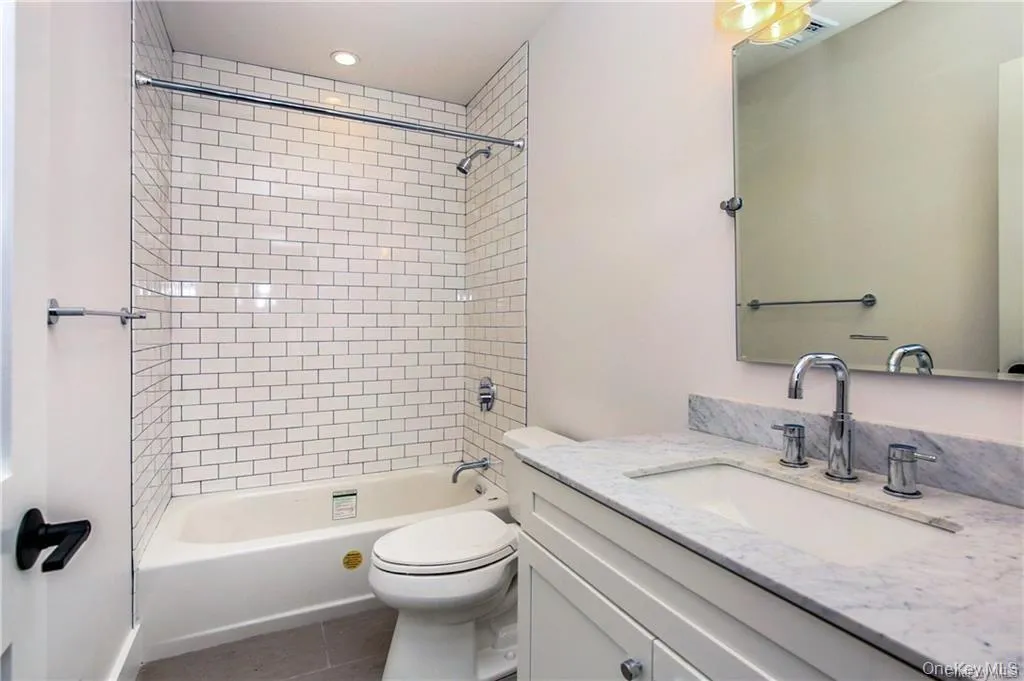 708 Saw Mill River Road, Greenburgh, NY, 2 Bedrooms Bedrooms, 3 Rooms Rooms,1 BathroomBathrooms,Residential Lease,For Rent,Saw Mill River,0,976960 708 Saw Mill River Road, Greenburgh, NY, 2 Bedrooms Bedrooms, 3 Rooms Rooms,1 BathroomBathrooms,Residential Lease,For Rent,Saw Mill River,0,976960