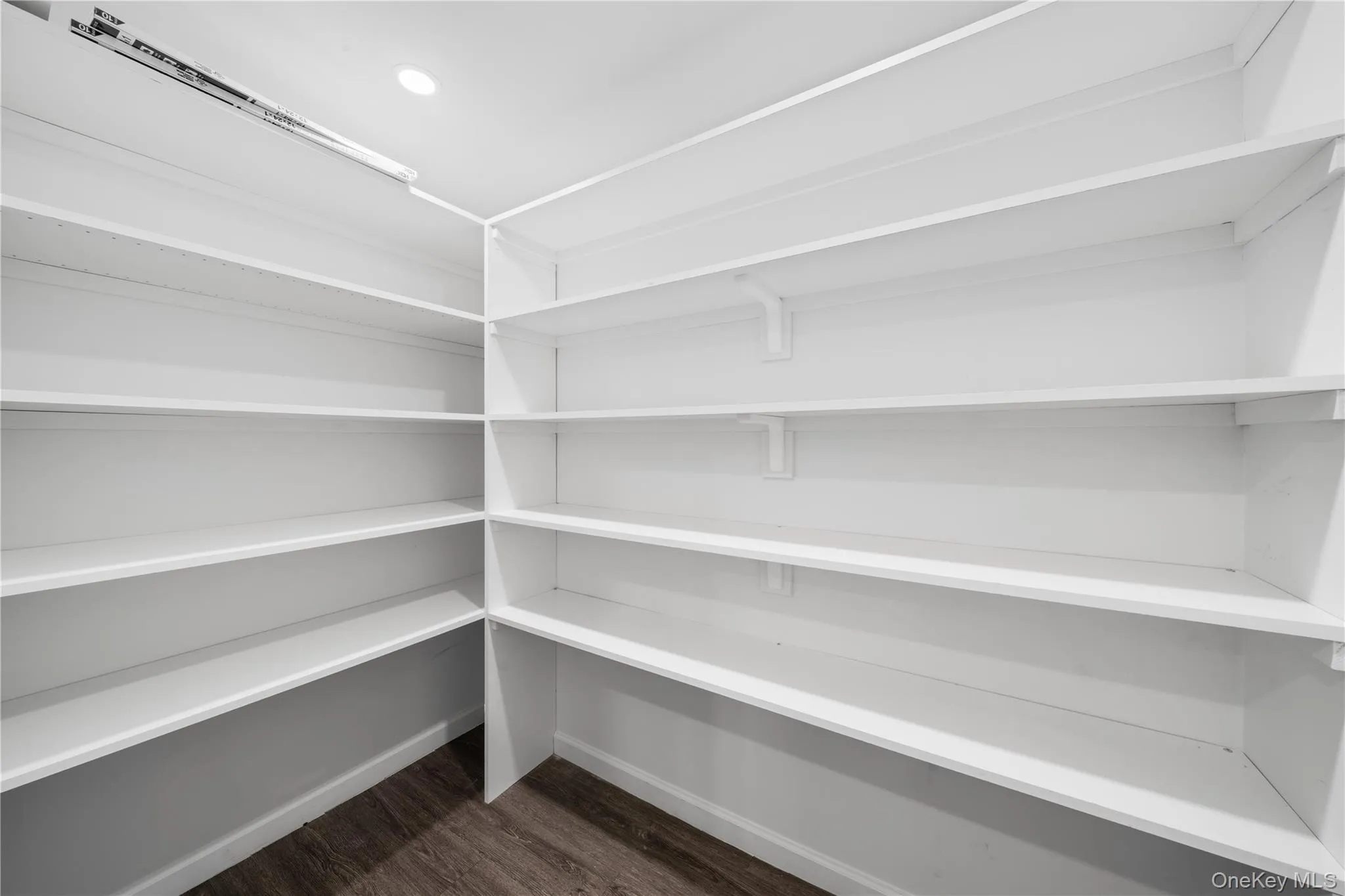 6821 Cloverdale Lane, New York, NY, 3 Bedrooms Bedrooms, 6 Rooms Rooms,3 BathroomsBathrooms,Residential Lease,For Rent,Cloverdale,0,976962 6821 Cloverdale Lane, New York, NY, 3 Bedrooms Bedrooms, 6 Rooms Rooms,3 BathroomsBathrooms,Residential Lease,For Rent,Cloverdale,0,976962