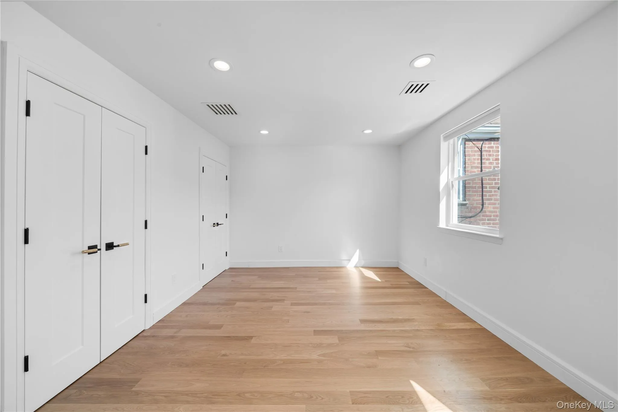 6821 Cloverdale Lane, New York, NY, 3 Bedrooms Bedrooms, 6 Rooms Rooms,3 BathroomsBathrooms,Residential Lease,For Rent,Cloverdale,0,976962 6821 Cloverdale Lane, New York, NY, 3 Bedrooms Bedrooms, 6 Rooms Rooms,3 BathroomsBathrooms,Residential Lease,For Rent,Cloverdale,0,976962