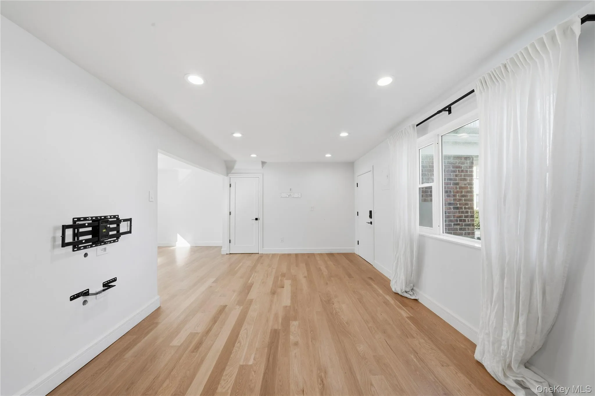 6821 Cloverdale Lane, New York, NY, 3 Bedrooms Bedrooms, 6 Rooms Rooms,3 BathroomsBathrooms,Residential Lease,For Rent,Cloverdale,0,976962 6821 Cloverdale Lane, New York, NY, 3 Bedrooms Bedrooms, 6 Rooms Rooms,3 BathroomsBathrooms,Residential Lease,For Rent,Cloverdale,0,976962