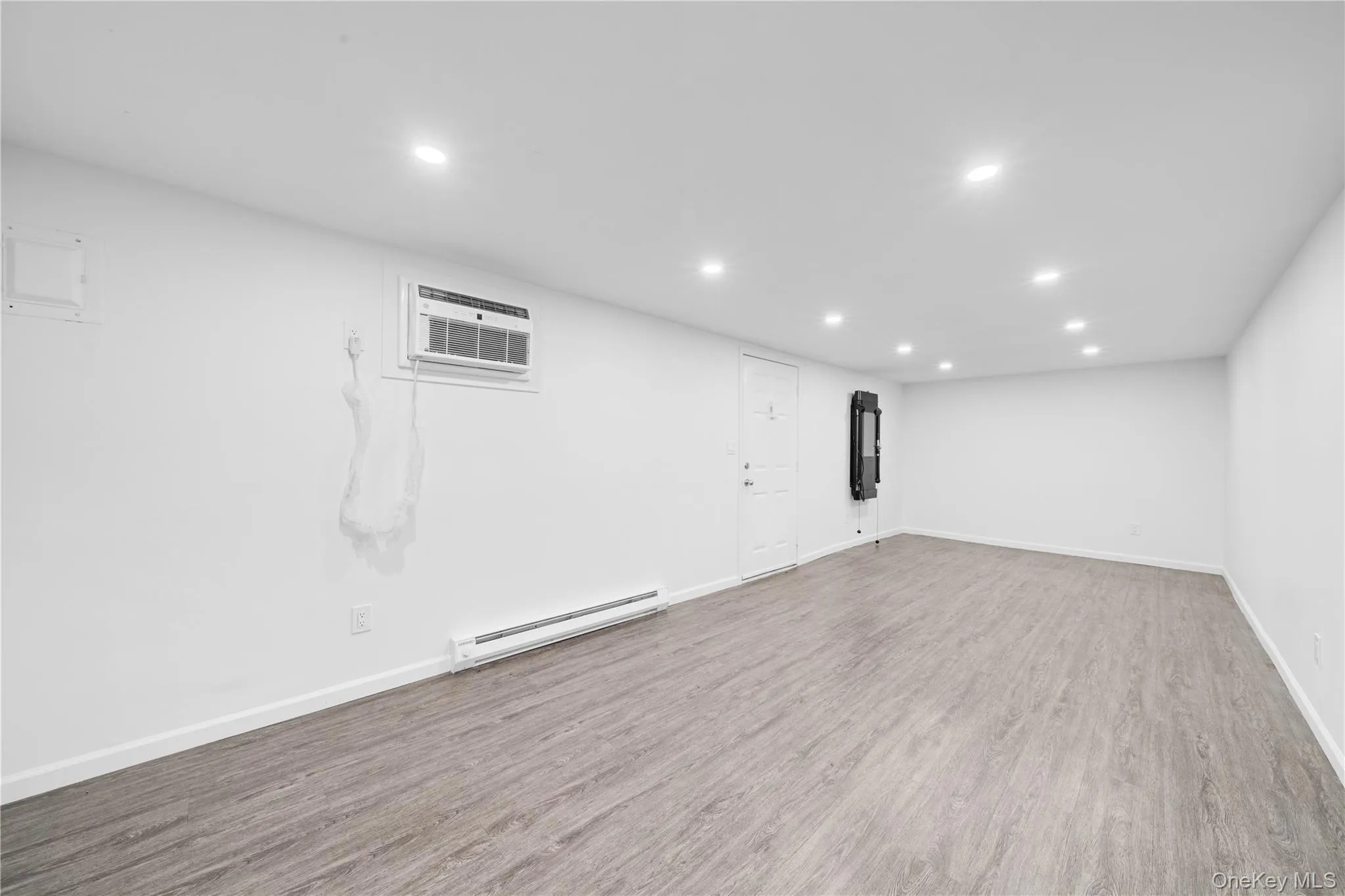 6821 Cloverdale Lane, New York, NY, 3 Bedrooms Bedrooms, 6 Rooms Rooms,3 BathroomsBathrooms,Residential Lease,For Rent,Cloverdale,0,976962 6821 Cloverdale Lane, New York, NY, 3 Bedrooms Bedrooms, 6 Rooms Rooms,3 BathroomsBathrooms,Residential Lease,For Rent,Cloverdale,0,976962