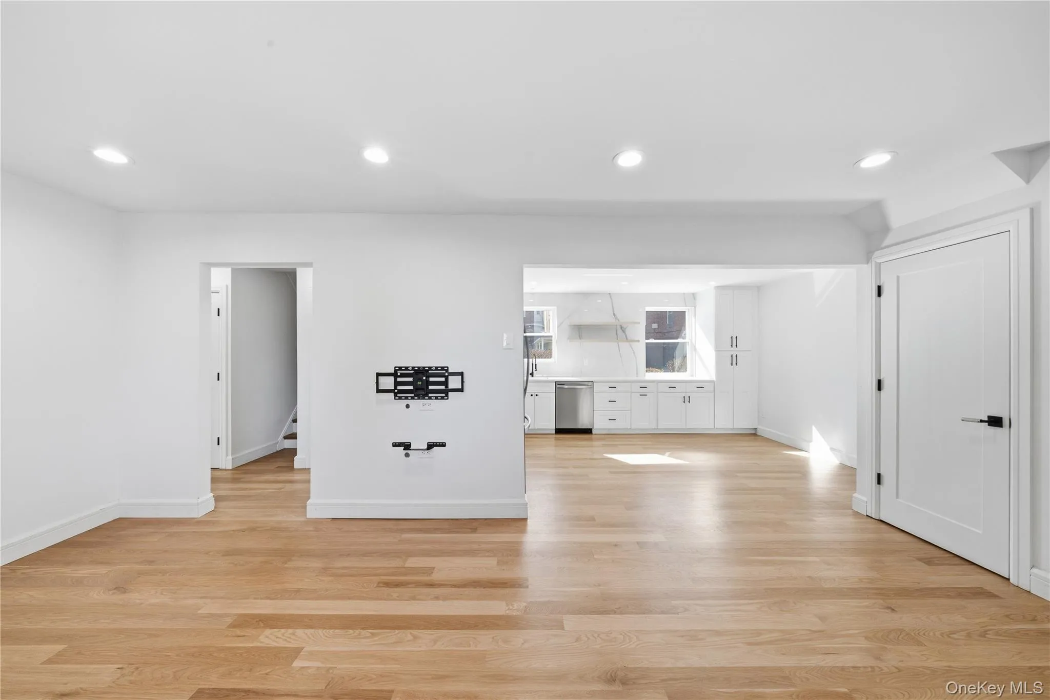 6821 Cloverdale Lane, New York, NY, 3 Bedrooms Bedrooms, 6 Rooms Rooms,3 BathroomsBathrooms,Residential Lease,For Rent,Cloverdale,0,976962 6821 Cloverdale Lane, New York, NY, 3 Bedrooms Bedrooms, 6 Rooms Rooms,3 BathroomsBathrooms,Residential Lease,For Rent,Cloverdale,0,976962