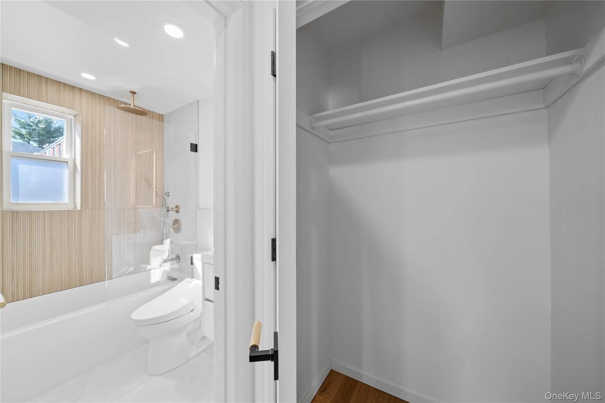 6821 Cloverdale Lane, New York, NY, 3 Bedrooms Bedrooms, 6 Rooms Rooms,3 BathroomsBathrooms,Residential Lease,For Rent,Cloverdale,0,976962 6821 Cloverdale Lane, New York, NY, 3 Bedrooms Bedrooms, 6 Rooms Rooms,3 BathroomsBathrooms,Residential Lease,For Rent,Cloverdale,0,976962