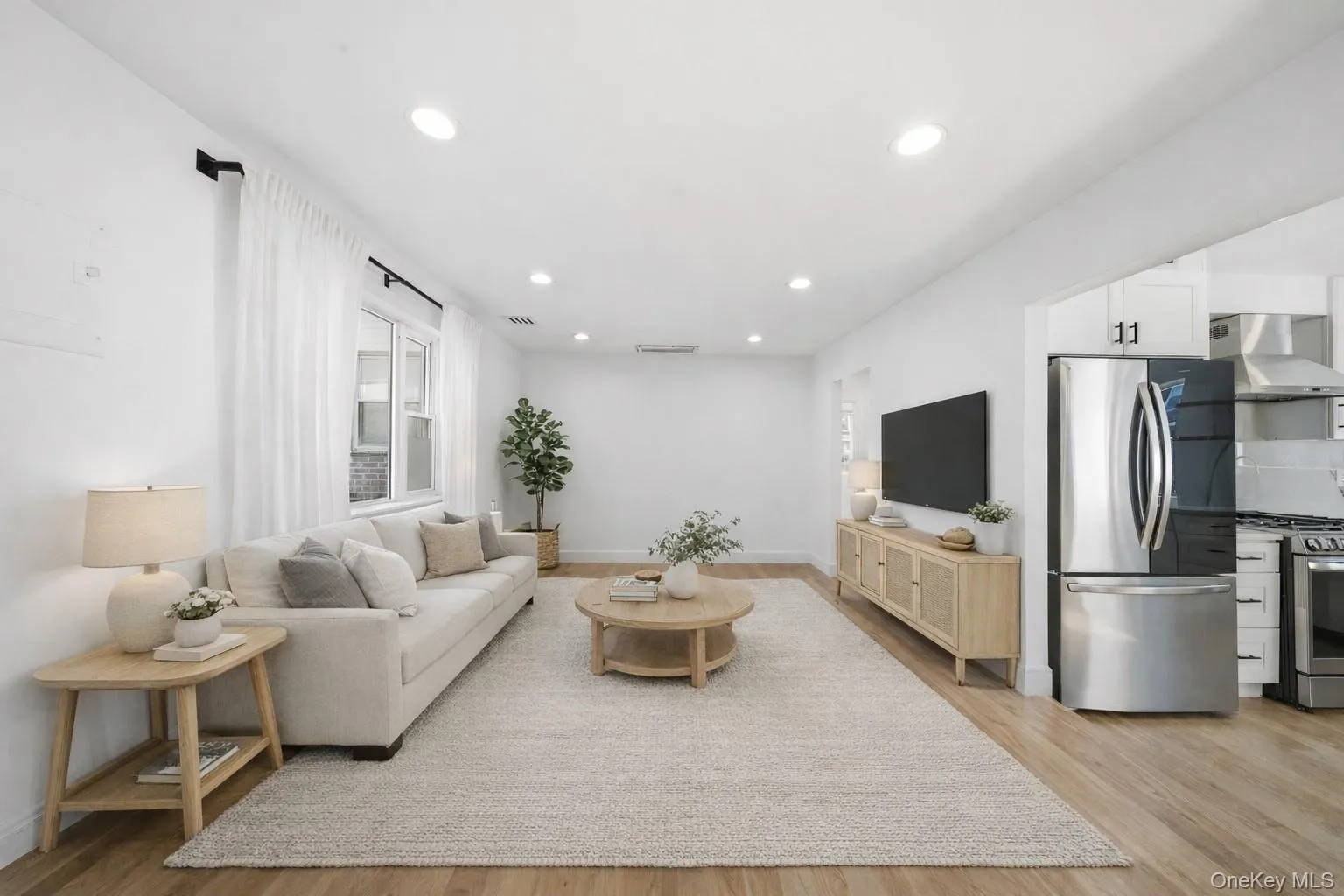 VIRTUALLY STAGED VIRTUALLY STAGED