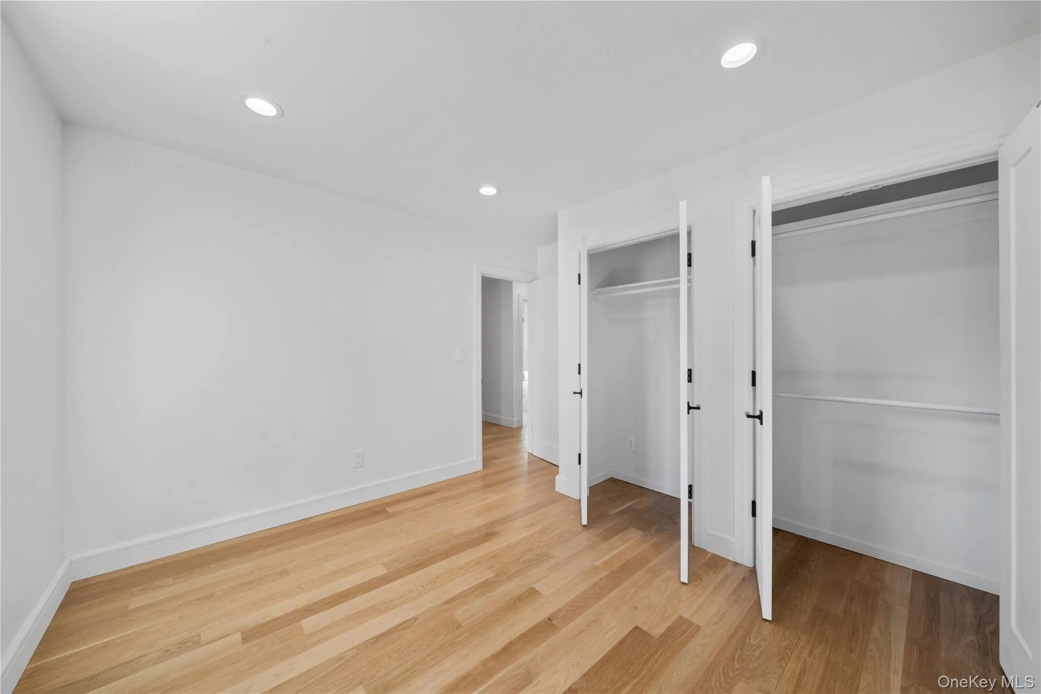 6821 Cloverdale Lane, New York, NY, 3 Bedrooms Bedrooms, 6 Rooms Rooms,3 BathroomsBathrooms,Residential Lease,For Rent,Cloverdale,0,976962 6821 Cloverdale Lane, New York, NY, 3 Bedrooms Bedrooms, 6 Rooms Rooms,3 BathroomsBathrooms,Residential Lease,For Rent,Cloverdale,0,976962