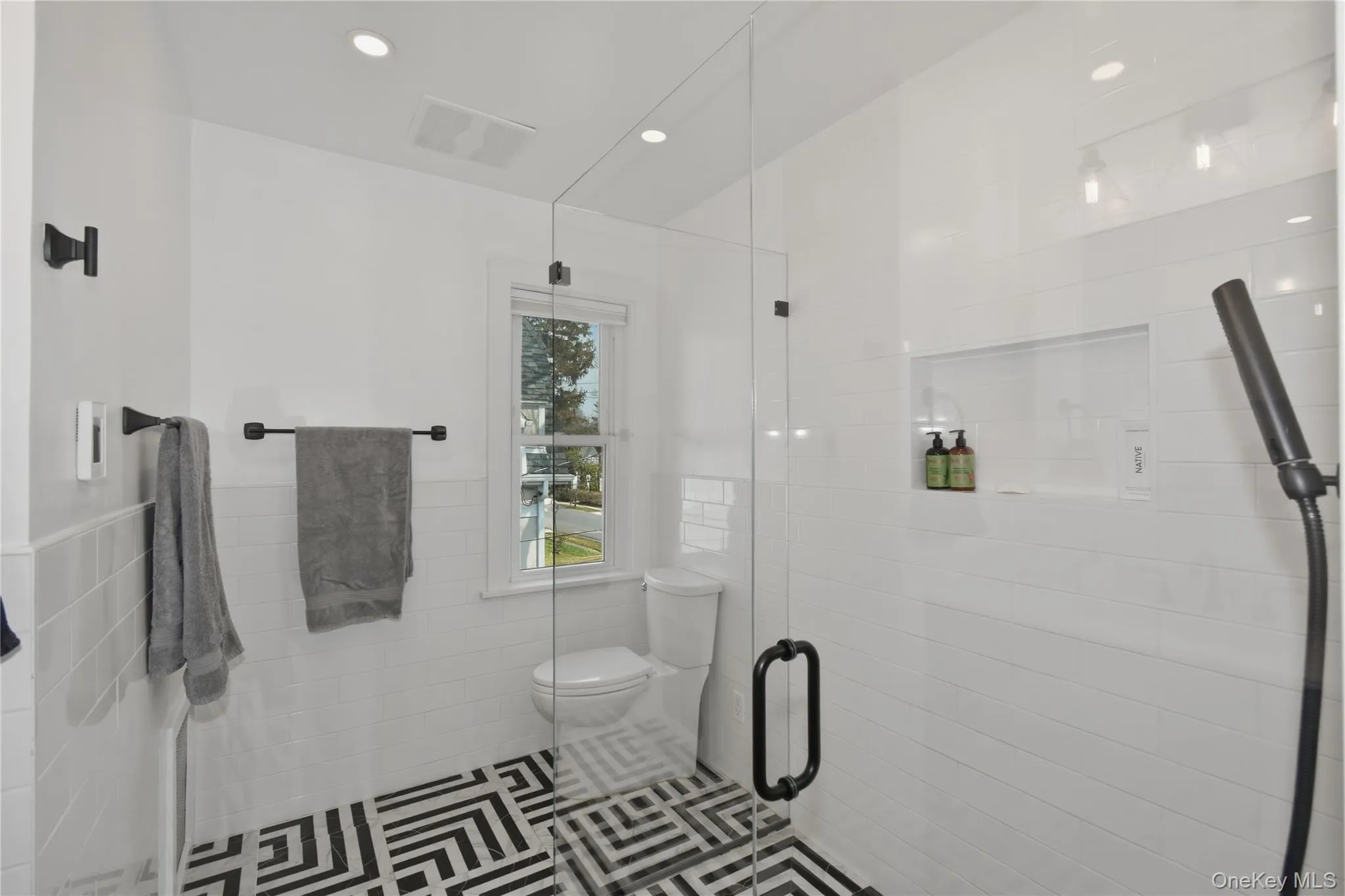 220 Sheridan Avenue, Mount Vernon, NY, 5 Bedrooms Bedrooms, 9 Rooms Rooms,3 BathroomsBathrooms,Residential,For Rent,Sheridan,0,976967 220 Sheridan Avenue, Mount Vernon, NY, 5 Bedrooms Bedrooms, 9 Rooms Rooms,3 BathroomsBathrooms,Residential,For Rent,Sheridan,0,976967