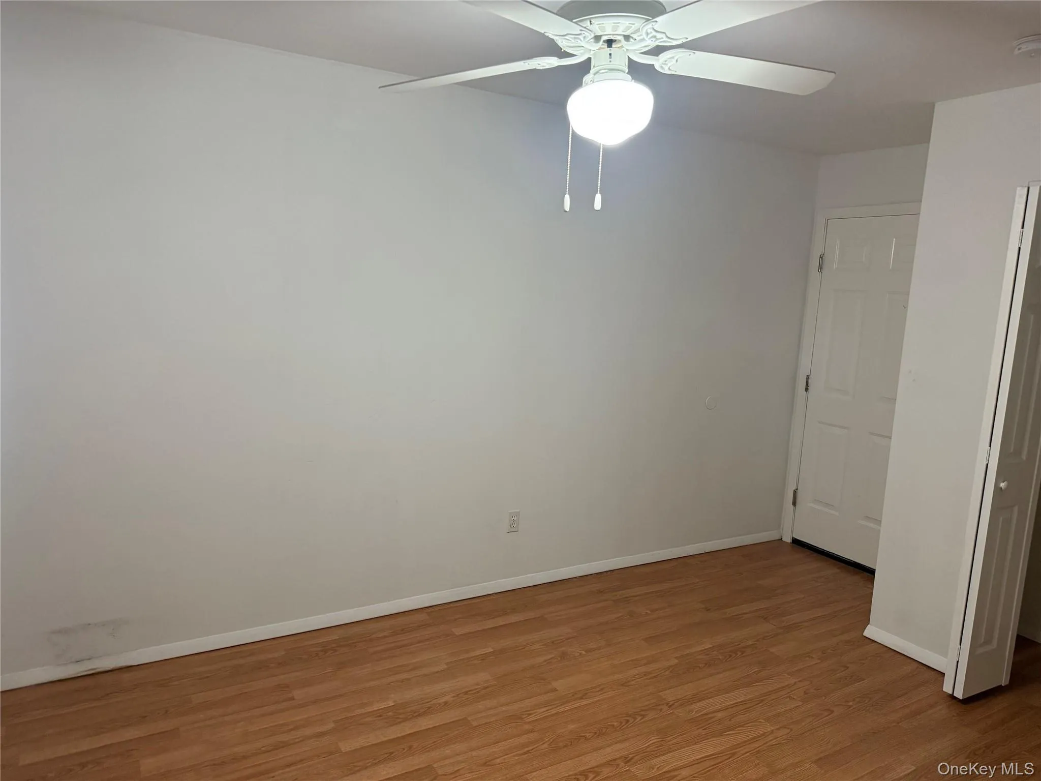 15 Donald Street, Brookhaven, NY, 1 Bedroom Bedrooms, 4 Rooms Rooms,1 BathroomBathrooms,Residential Lease,For Rent,Donald,0,976974 15 Donald Street, Brookhaven, NY, 1 Bedroom Bedrooms, 4 Rooms Rooms,1 BathroomBathrooms,Residential Lease,For Rent,Donald,0,976974