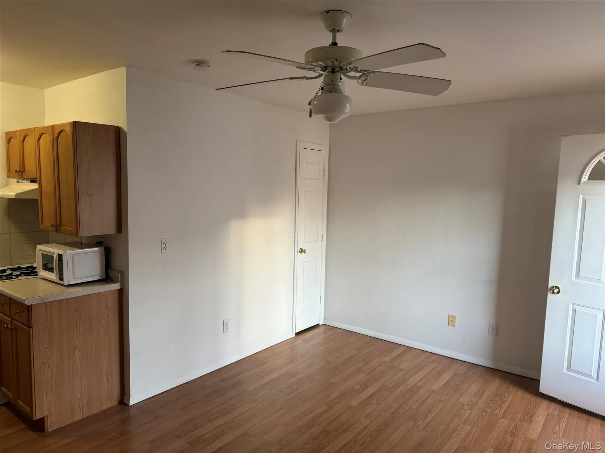 15 Donald Street, Brookhaven, NY, 1 Bedroom Bedrooms, 4 Rooms Rooms,1 BathroomBathrooms,Residential Lease,For Rent,Donald,0,976974 15 Donald Street, Brookhaven, NY, 1 Bedroom Bedrooms, 4 Rooms Rooms,1 BathroomBathrooms,Residential Lease,For Rent,Donald,0,976974