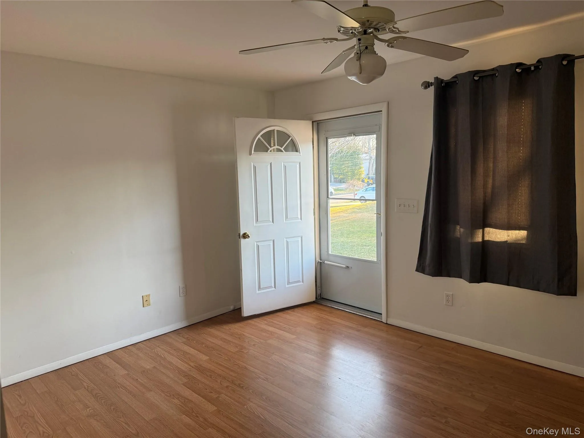 15 Donald Street, Brookhaven, NY, 1 Bedroom Bedrooms, 4 Rooms Rooms,1 BathroomBathrooms,Residential Lease,For Rent,Donald,0,976974 15 Donald Street, Brookhaven, NY, 1 Bedroom Bedrooms, 4 Rooms Rooms,1 BathroomBathrooms,Residential Lease,For Rent,Donald,0,976974