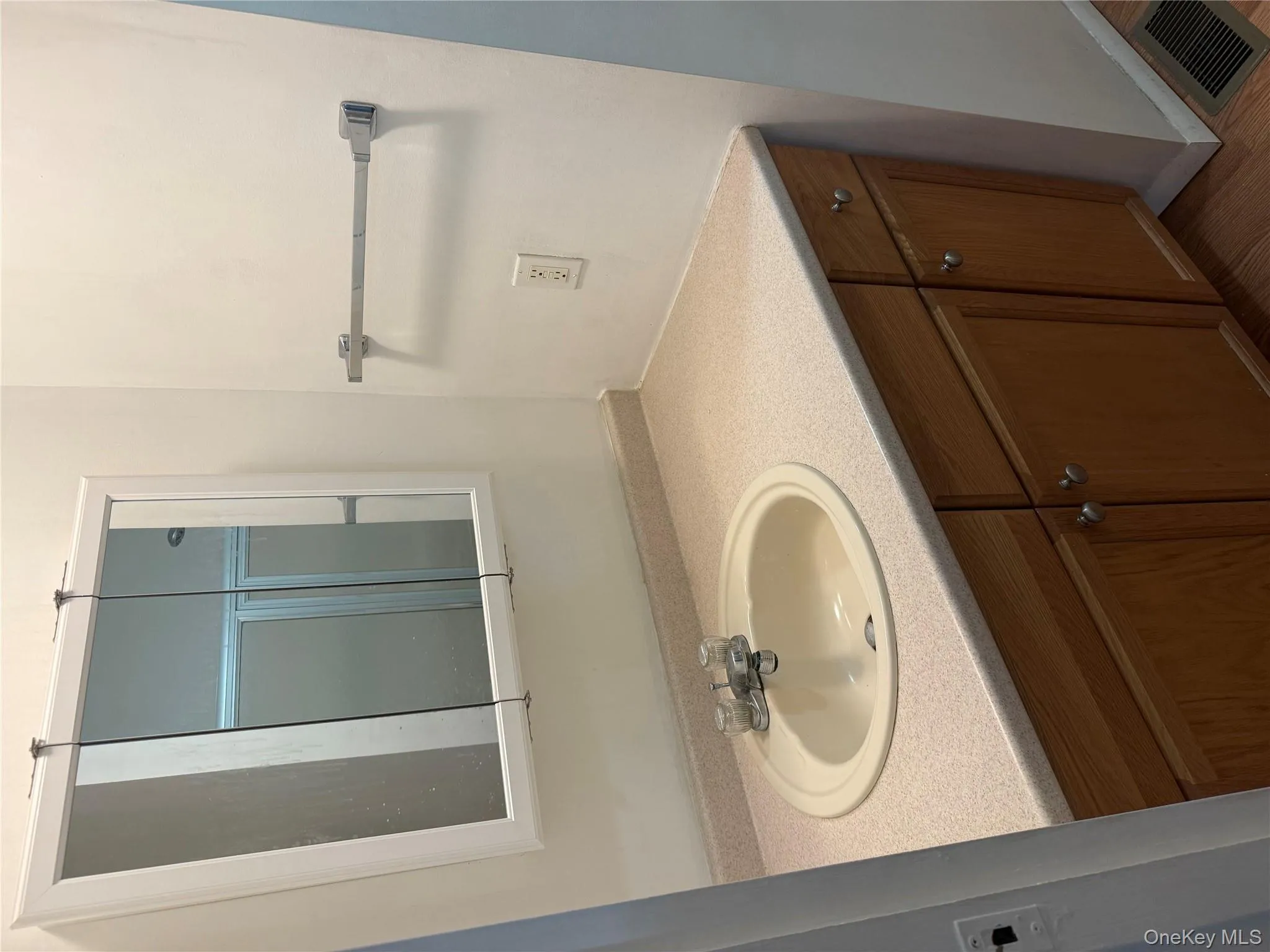 15 Donald Street, Brookhaven, NY, 1 Bedroom Bedrooms, 4 Rooms Rooms,1 BathroomBathrooms,Residential Lease,For Rent,Donald,0,976974 15 Donald Street, Brookhaven, NY, 1 Bedroom Bedrooms, 4 Rooms Rooms,1 BathroomBathrooms,Residential Lease,For Rent,Donald,0,976974