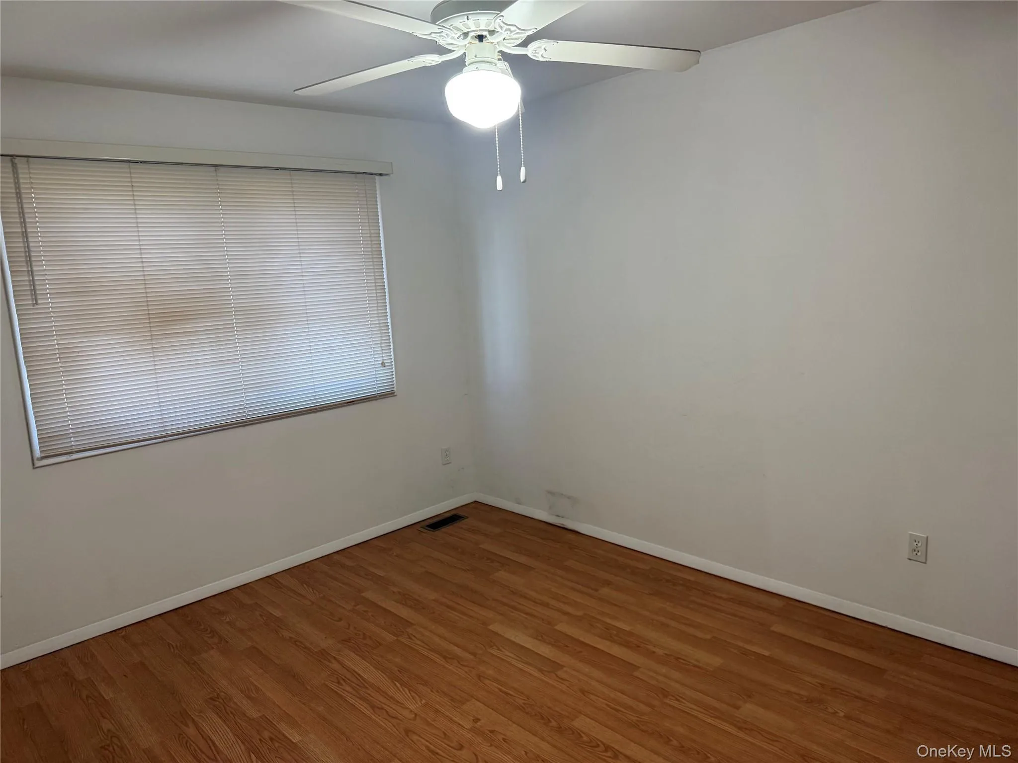 15 Donald Street, Brookhaven, NY, 1 Bedroom Bedrooms, 4 Rooms Rooms,1 BathroomBathrooms,Residential Lease,For Rent,Donald,0,976974 15 Donald Street, Brookhaven, NY, 1 Bedroom Bedrooms, 4 Rooms Rooms,1 BathroomBathrooms,Residential Lease,For Rent,Donald,0,976974
